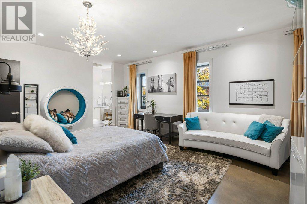 Single Family House for Sale in  Posthill Drive SW Springbank Hill Calgary 