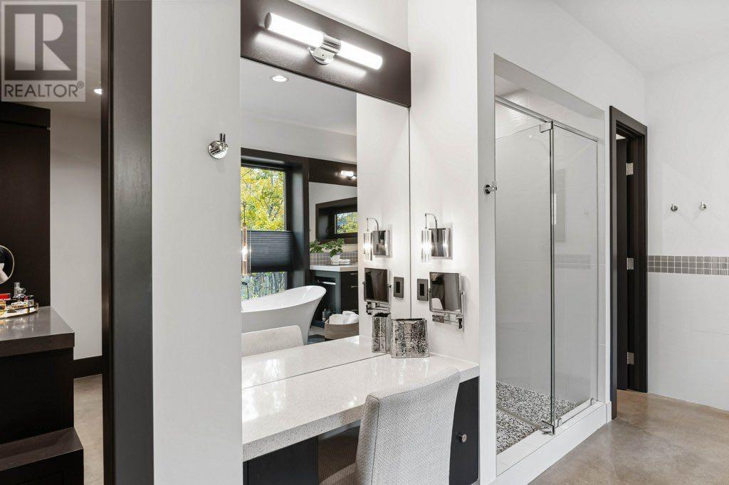 Single Family House for Sale in  Posthill Drive SW Springbank Hill Calgary 