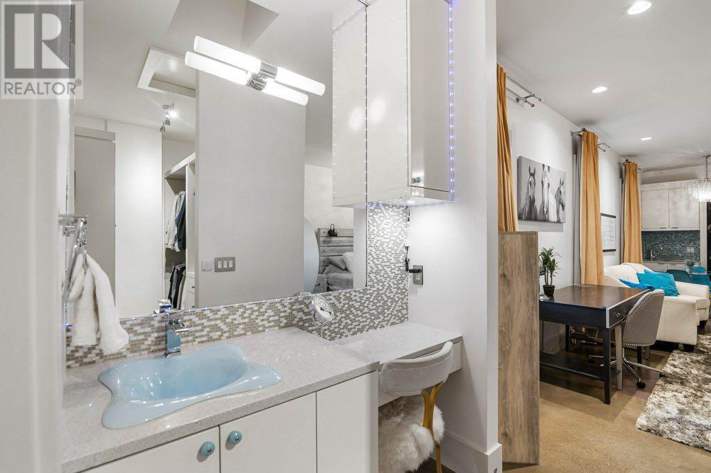 Single Family House for Sale in  Posthill Drive SW Springbank Hill Calgary 