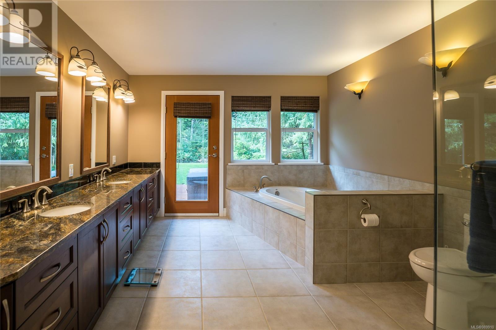 5165 Duncan Bay Rd, Campbell River real estate listing 989910