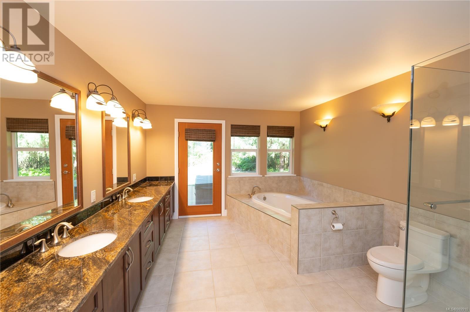 5165 Duncan Bay Rd, Campbell River real estate listing 989910
