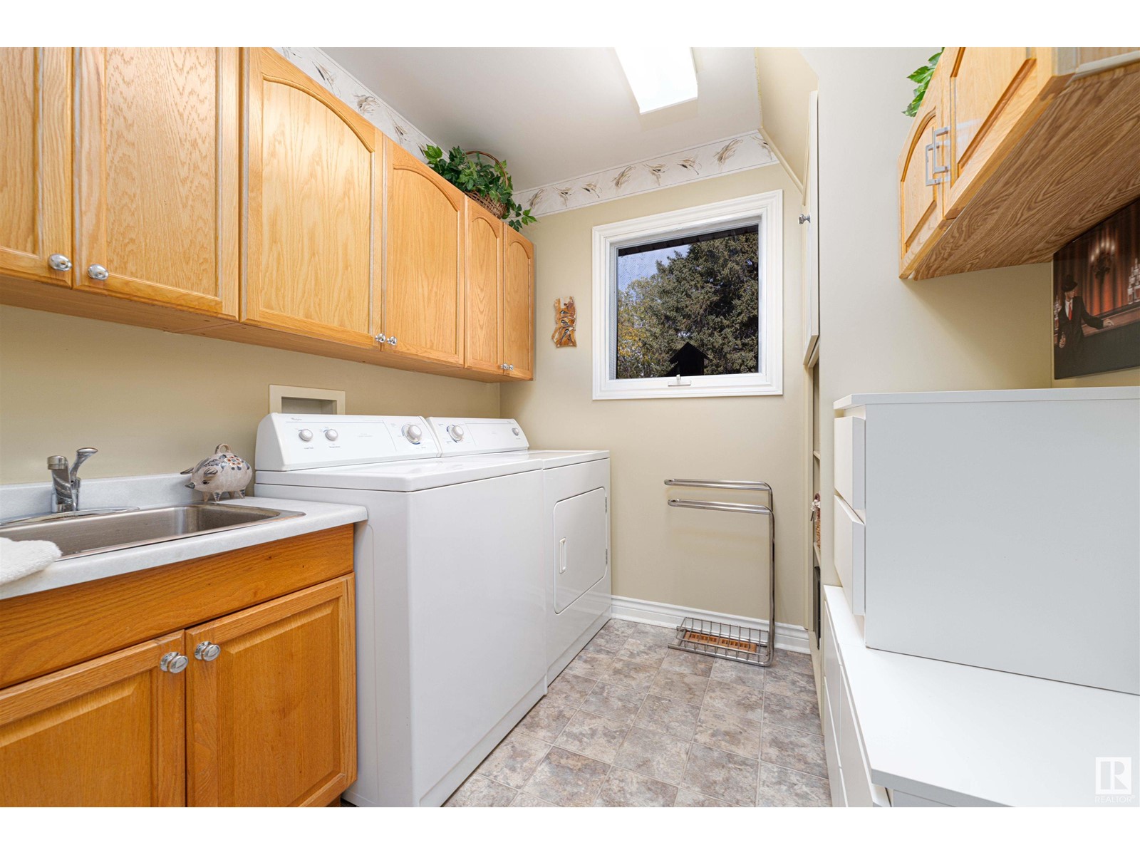 23022 LAMOUREUX DR - 9