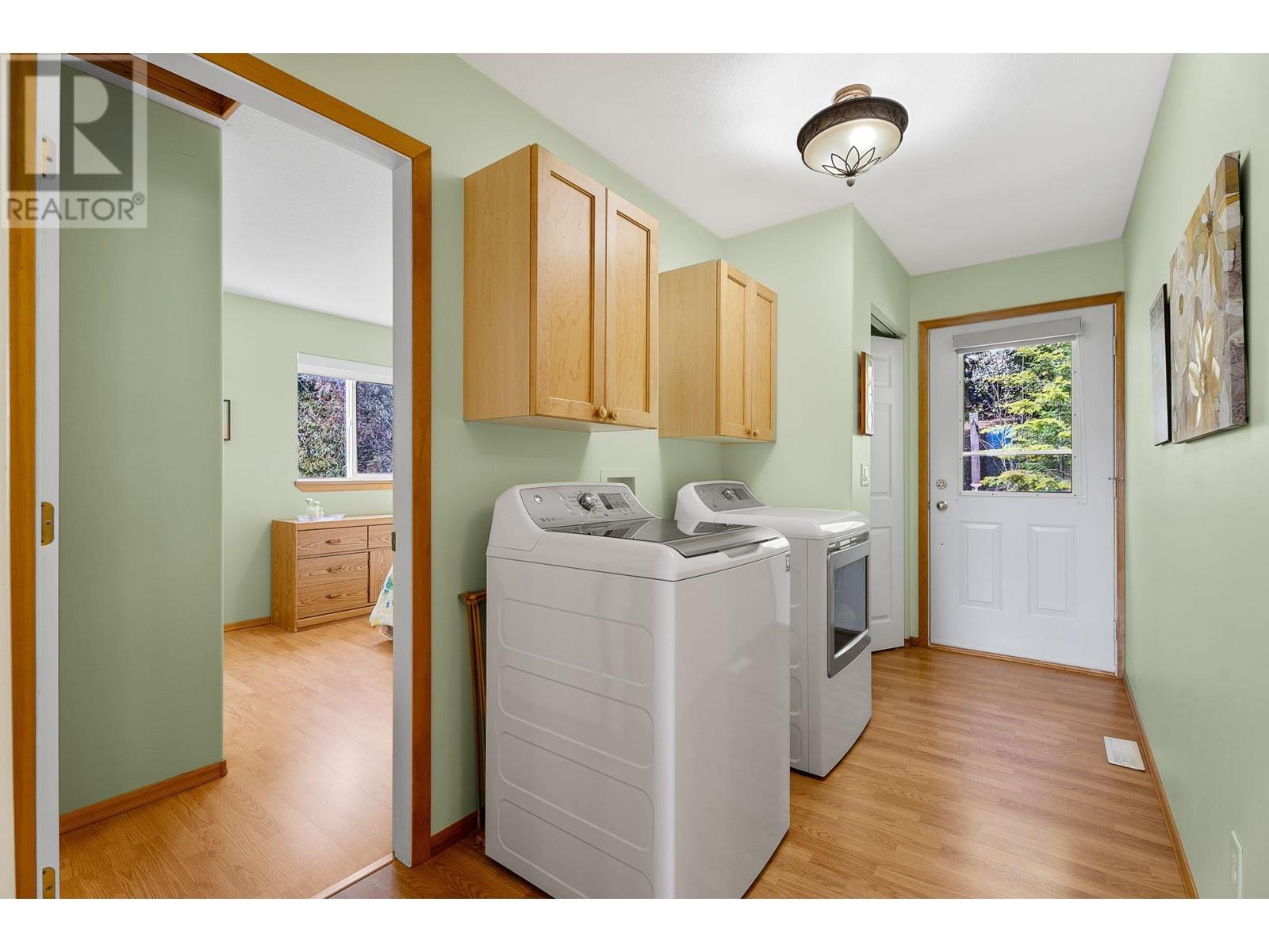 Photo 16 of 7451 Estate Drive, Anglemont BC