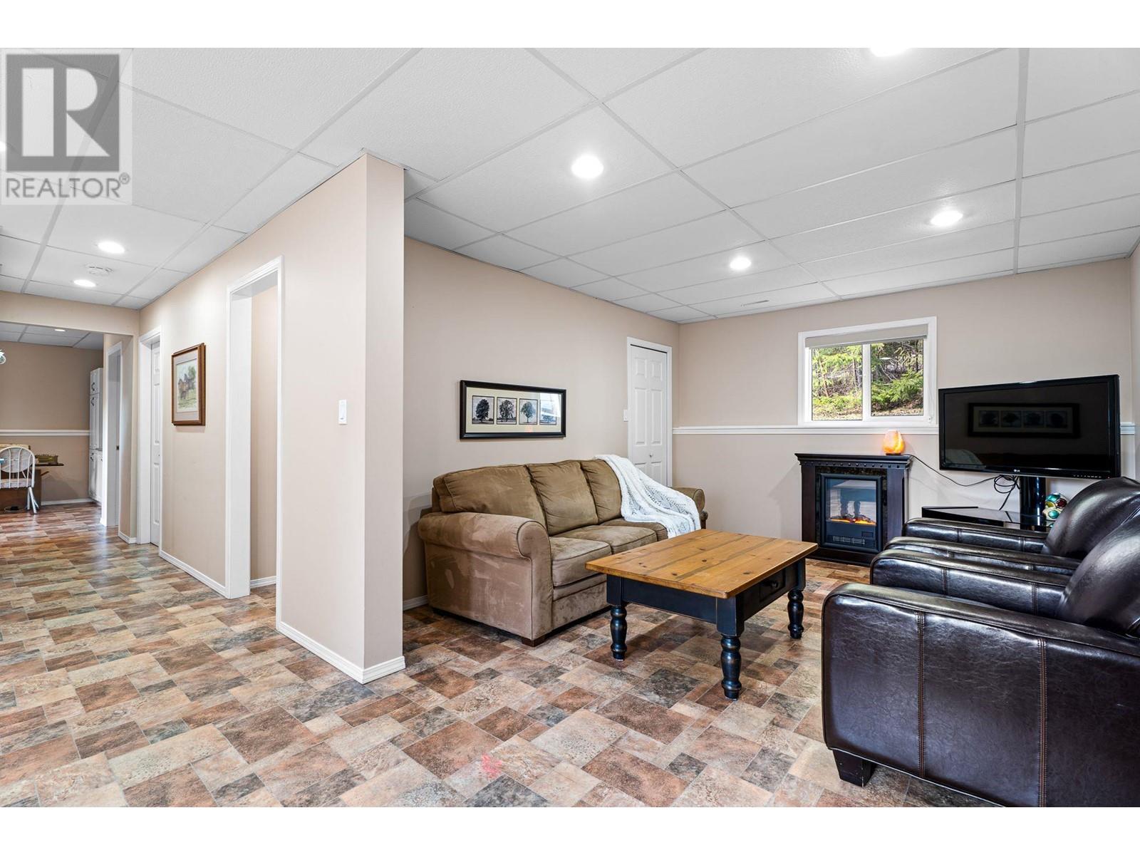 Photo 26 of 7451 Estate Drive, Anglemont BC