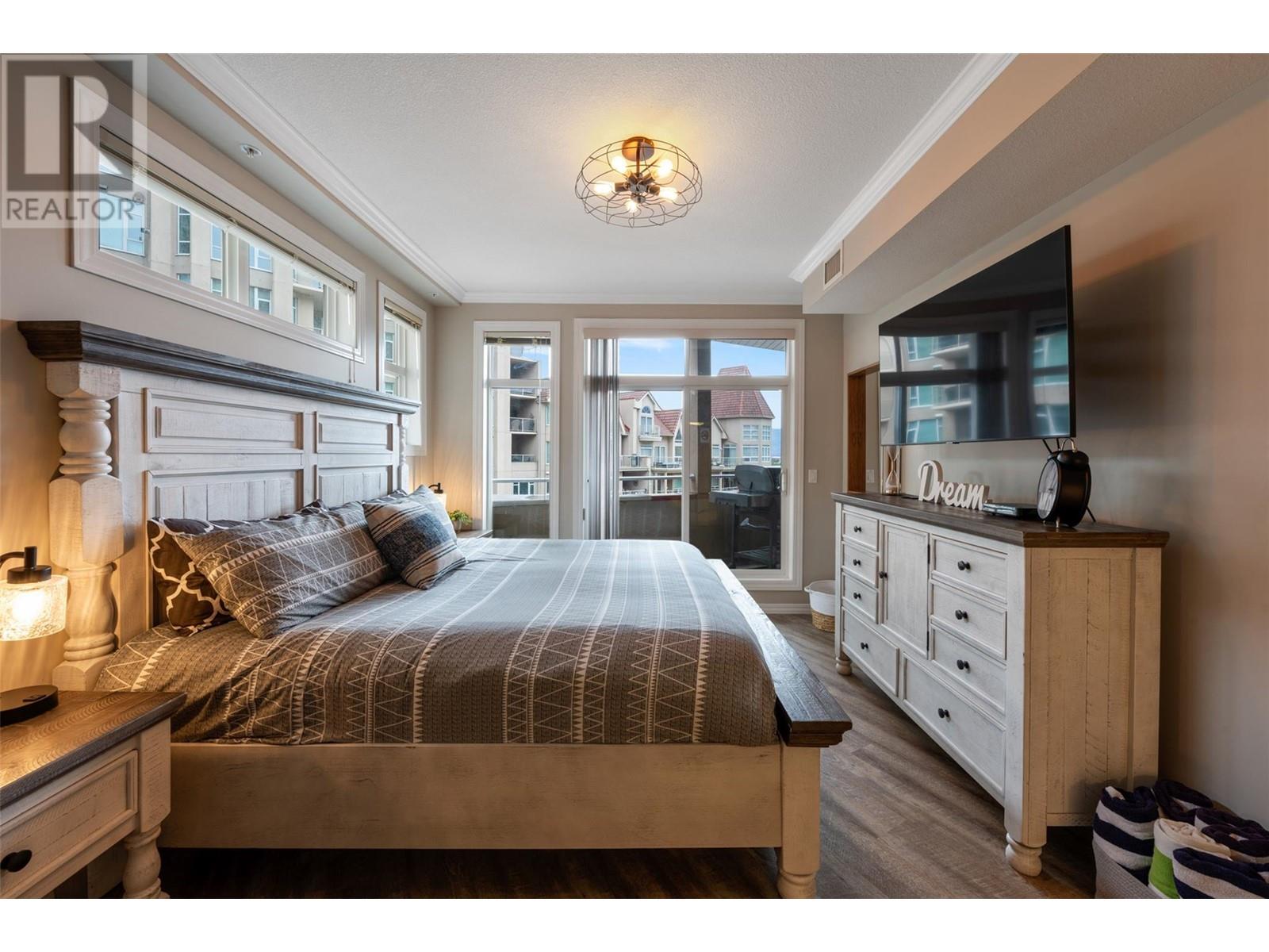 334 1088 Sunset Drive, Kelowna