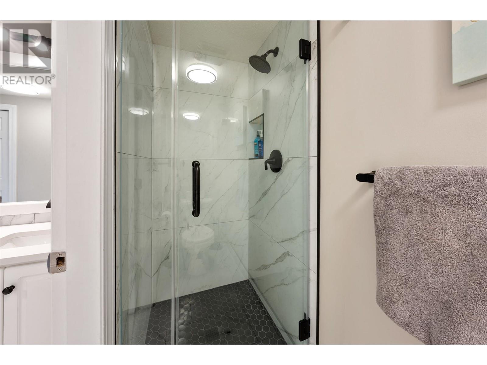 334 1088 Sunset Drive, Kelowna