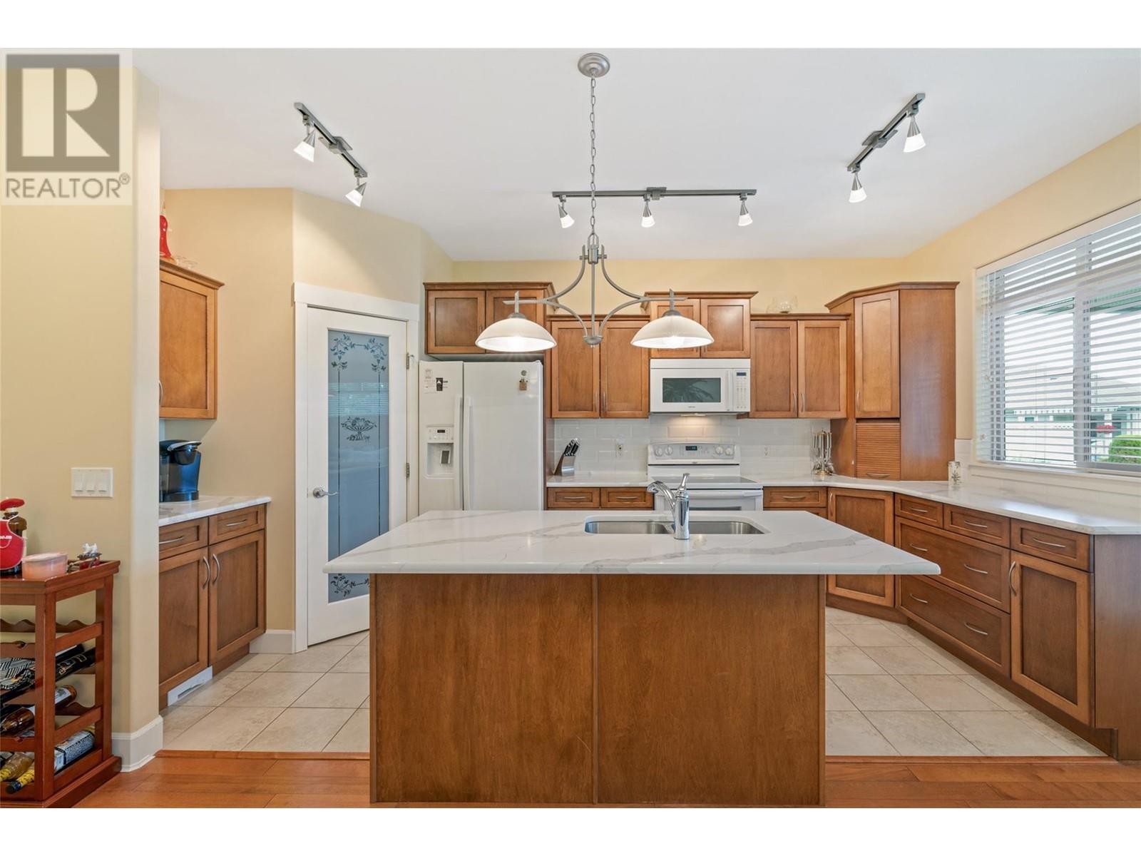 239 4035 Gellatly Road, West Kelowna
