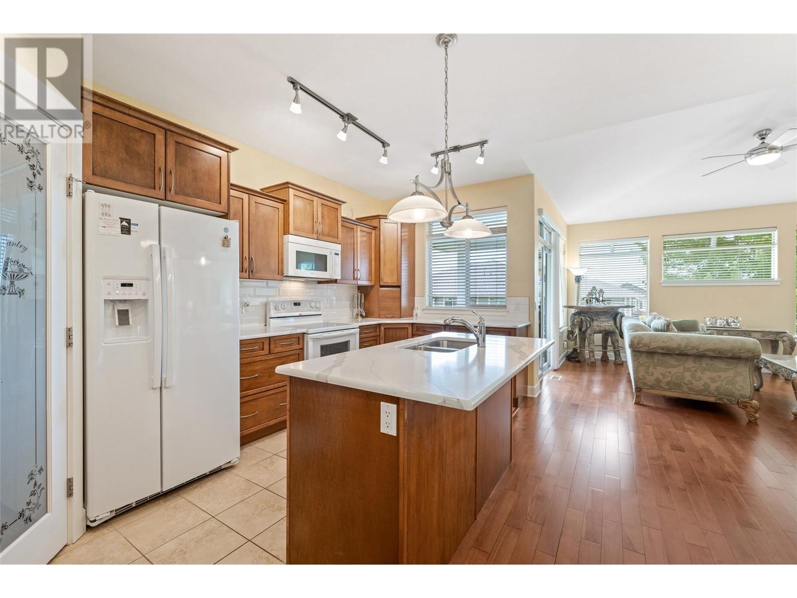239 4035 Gellatly Road, West Kelowna