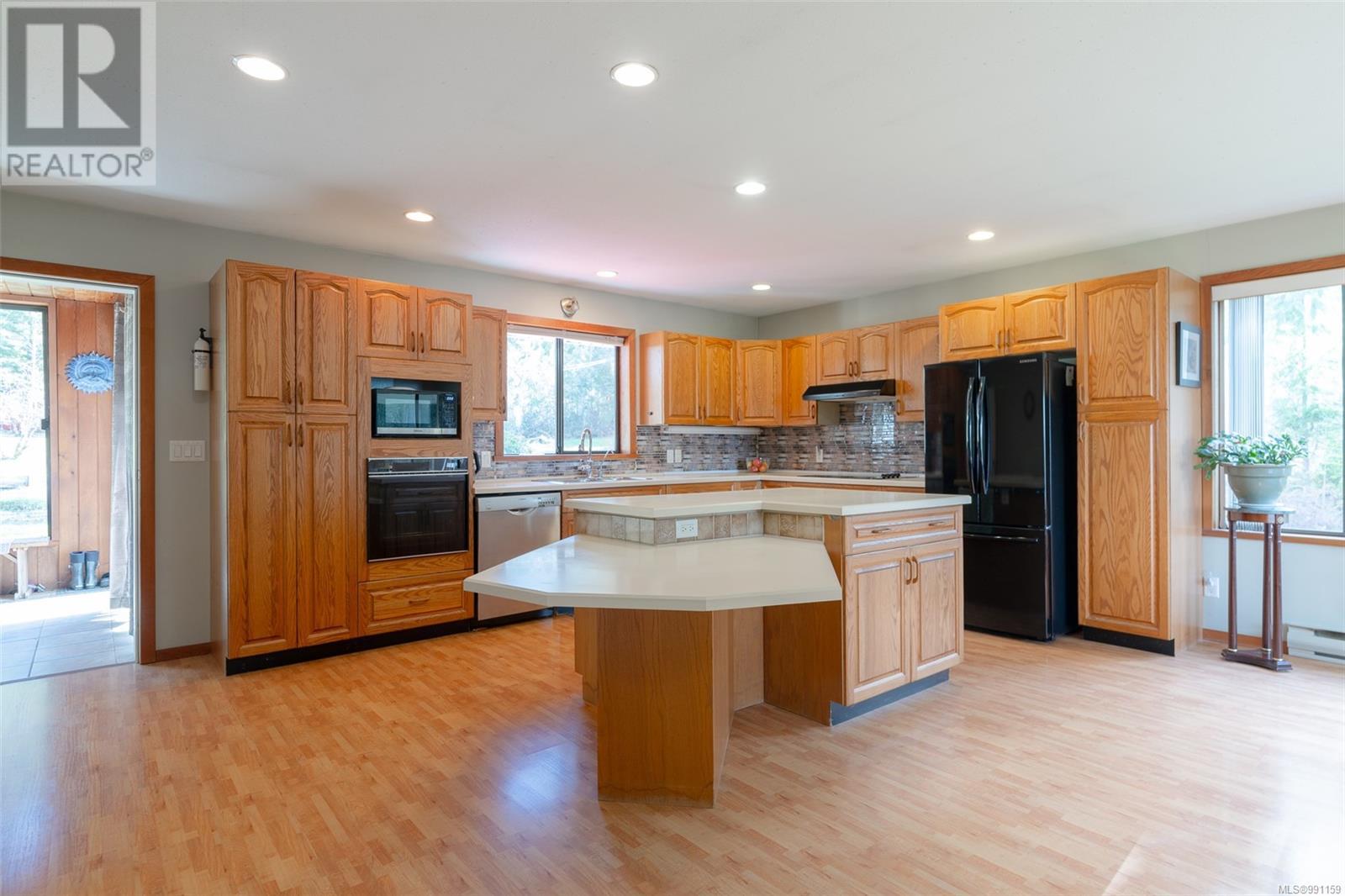 8954 Faber Rd, Port Alberni real estate listing 991159
