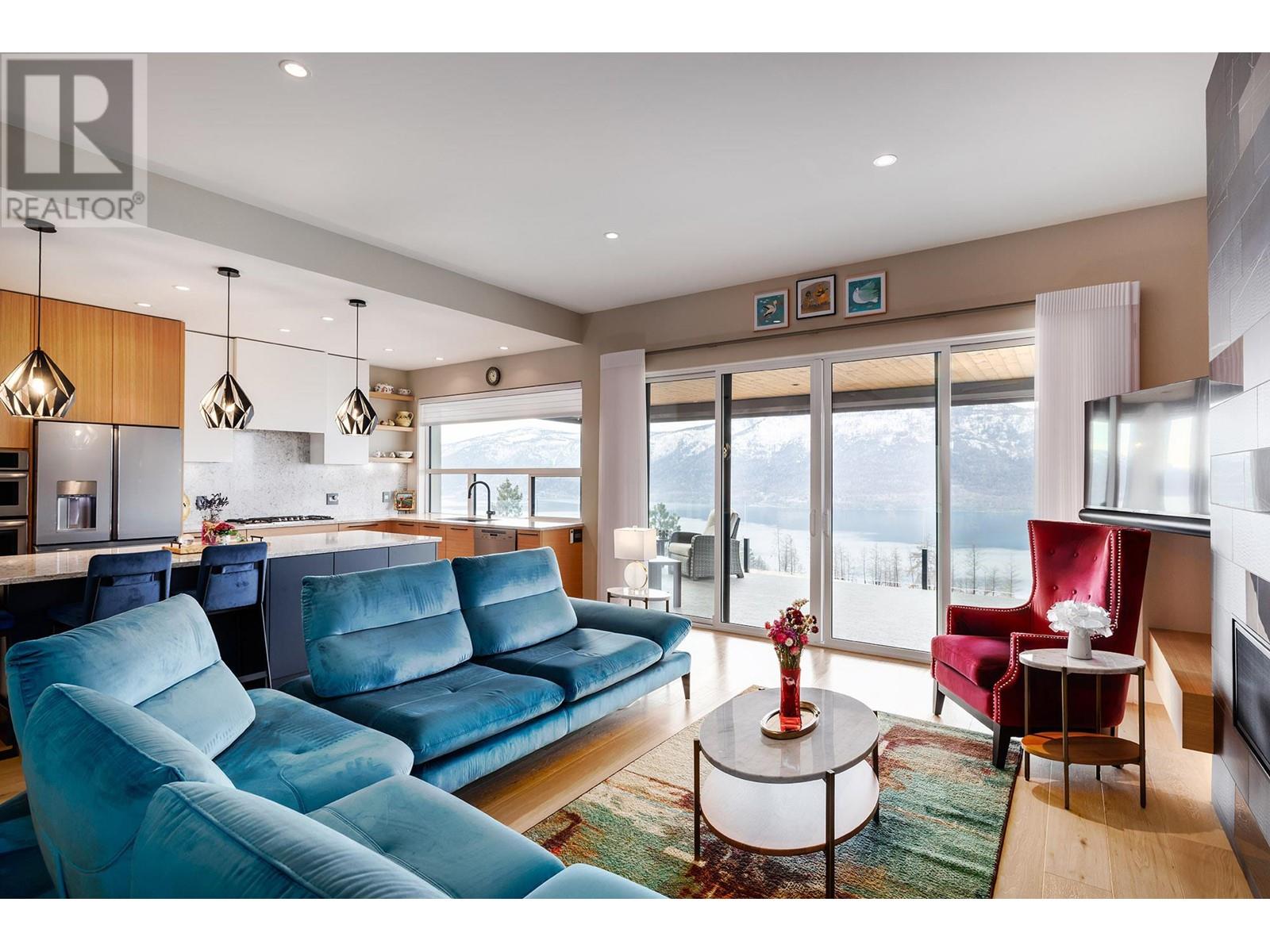  9814 Beacon Hill Crescent, Lake Country