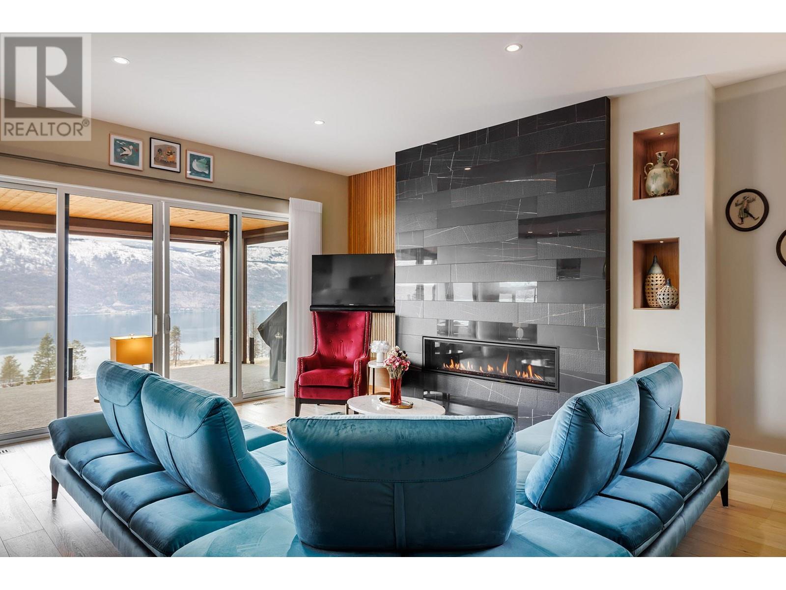  9814 Beacon Hill Crescent, Lake Country