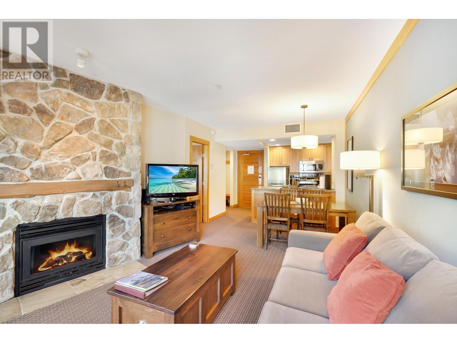 318C 2036 LONDON LANE, Whistler