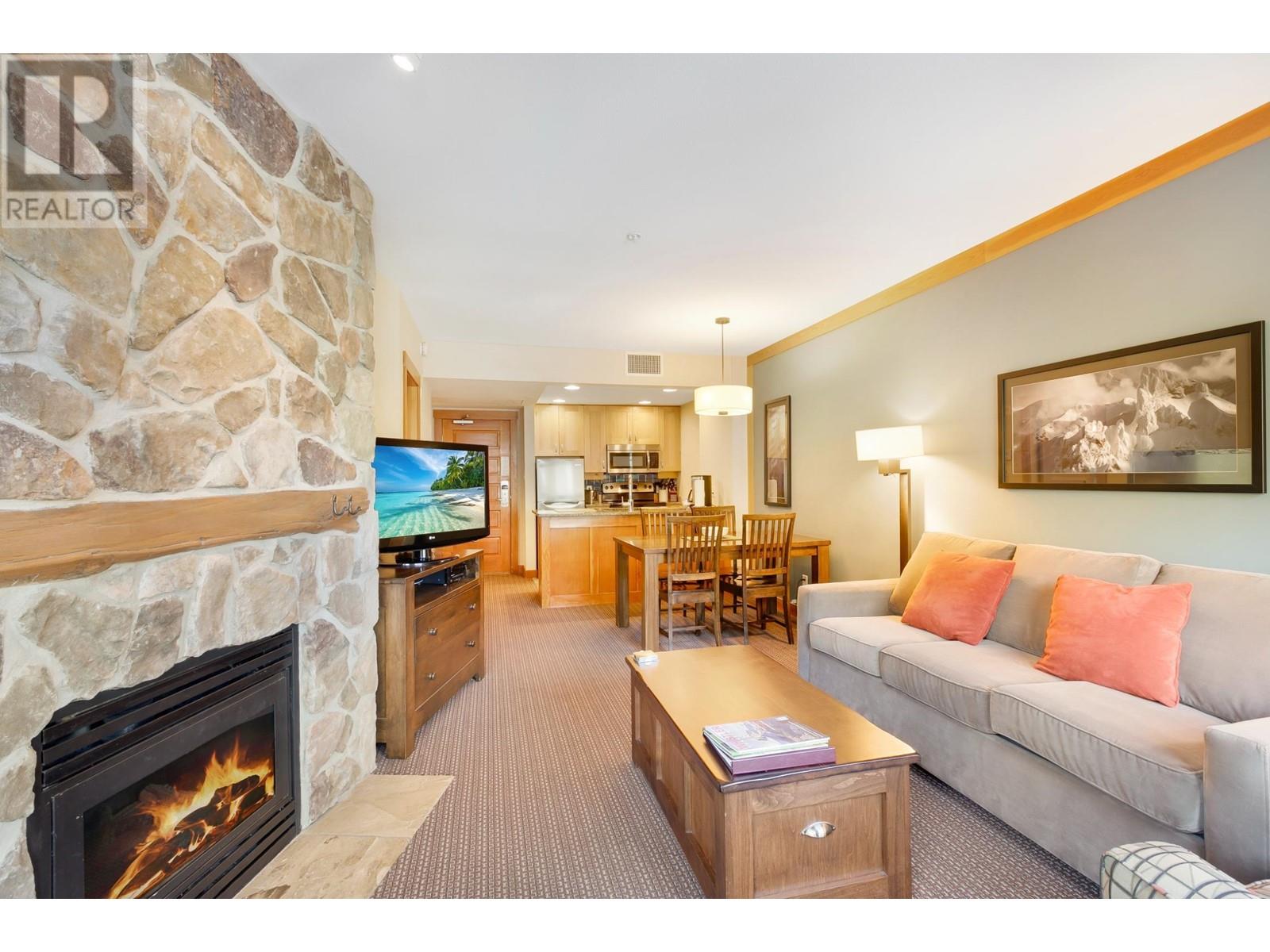 318C 2036 LONDON LANE, Whistler