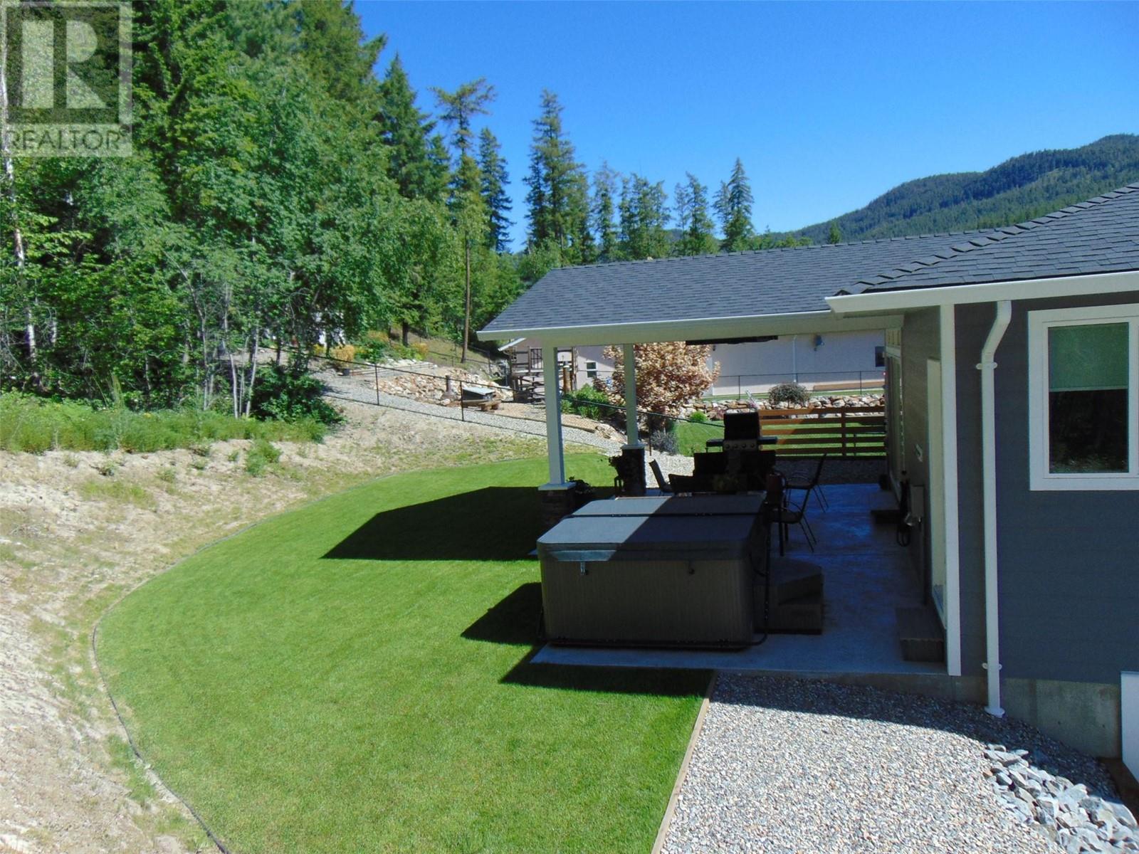  2763 Valleyview Drive, Blind Bay