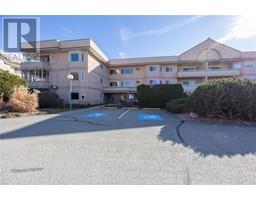 205 8700 Jubilee Road East, Summerland