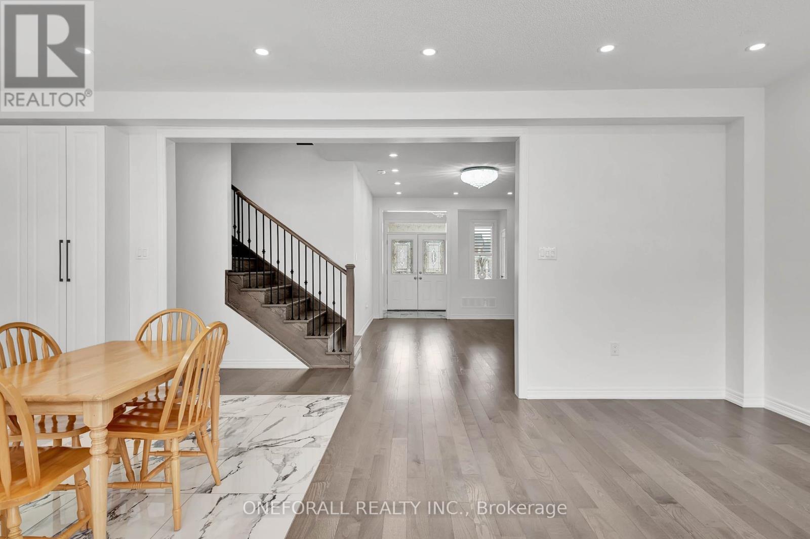 Photo 10 of 68 Wakefield Boulevard, Essa ON