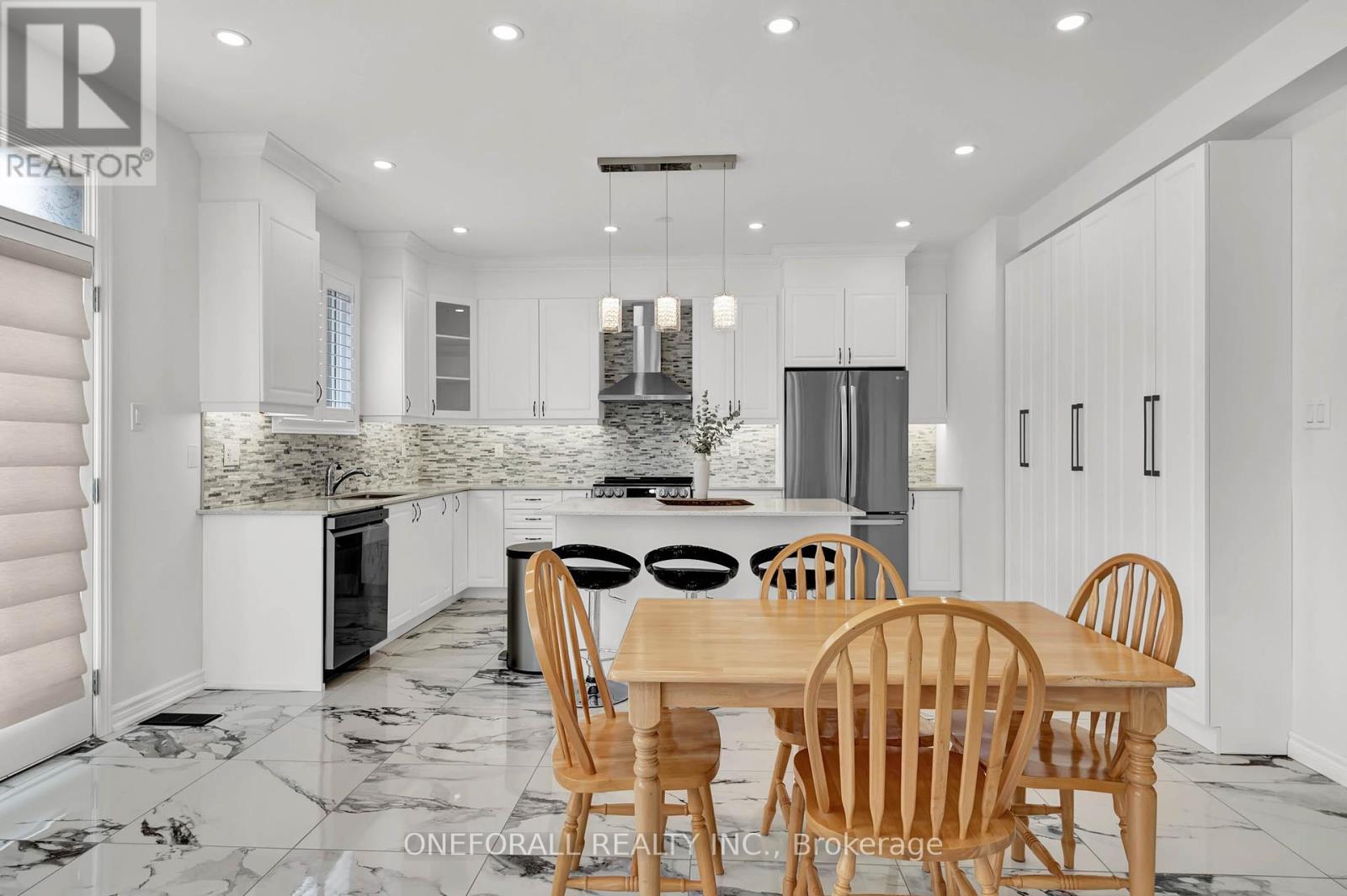 Photo 12 of 68 Wakefield Boulevard, Essa ON