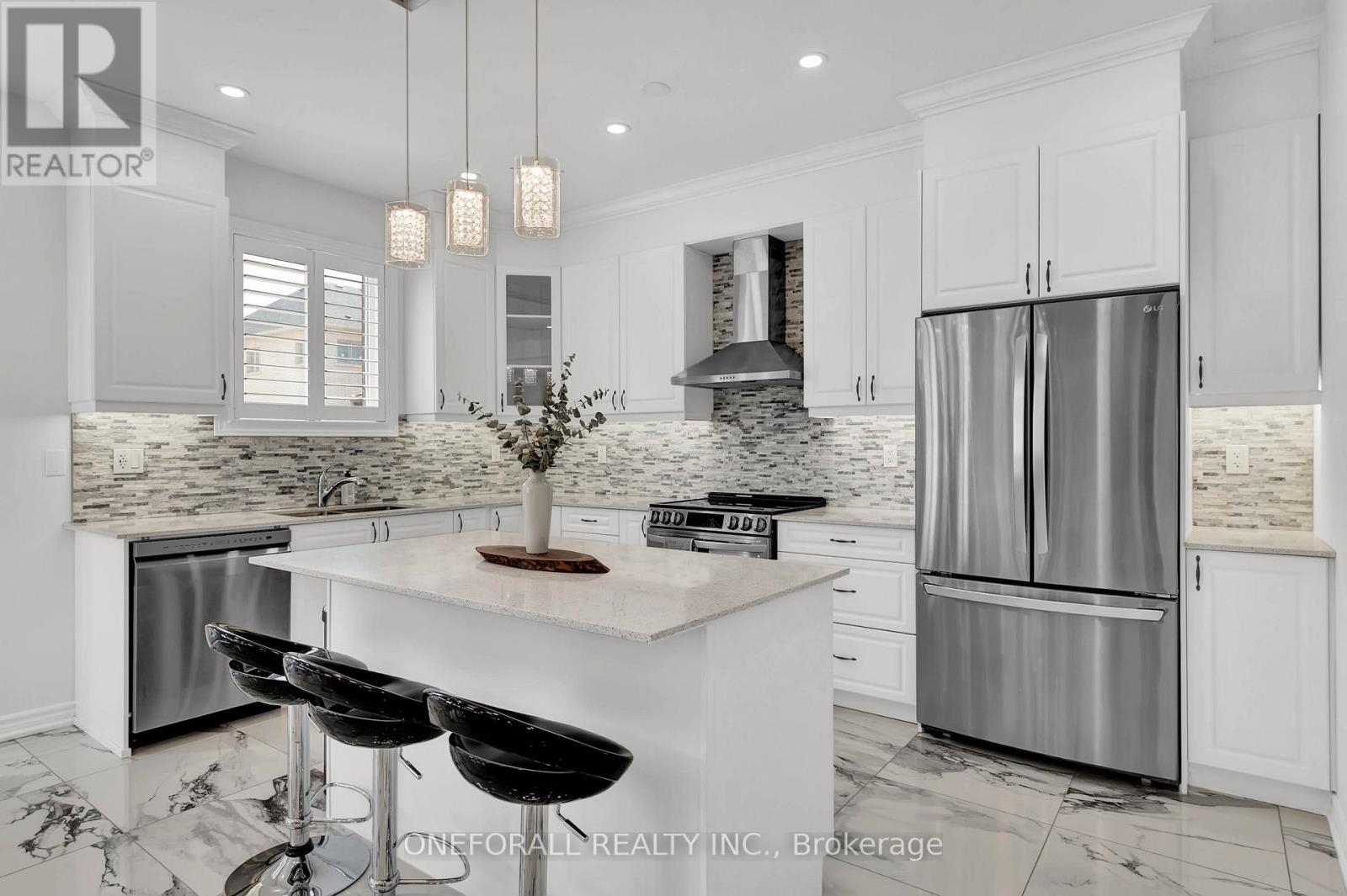 Photo 13 of 68 Wakefield Boulevard, Essa ON