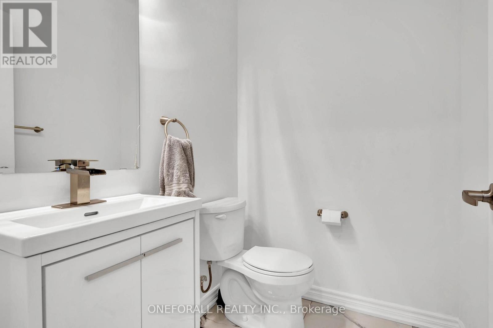 Photo 17 of 68 Wakefield Boulevard, Essa ON