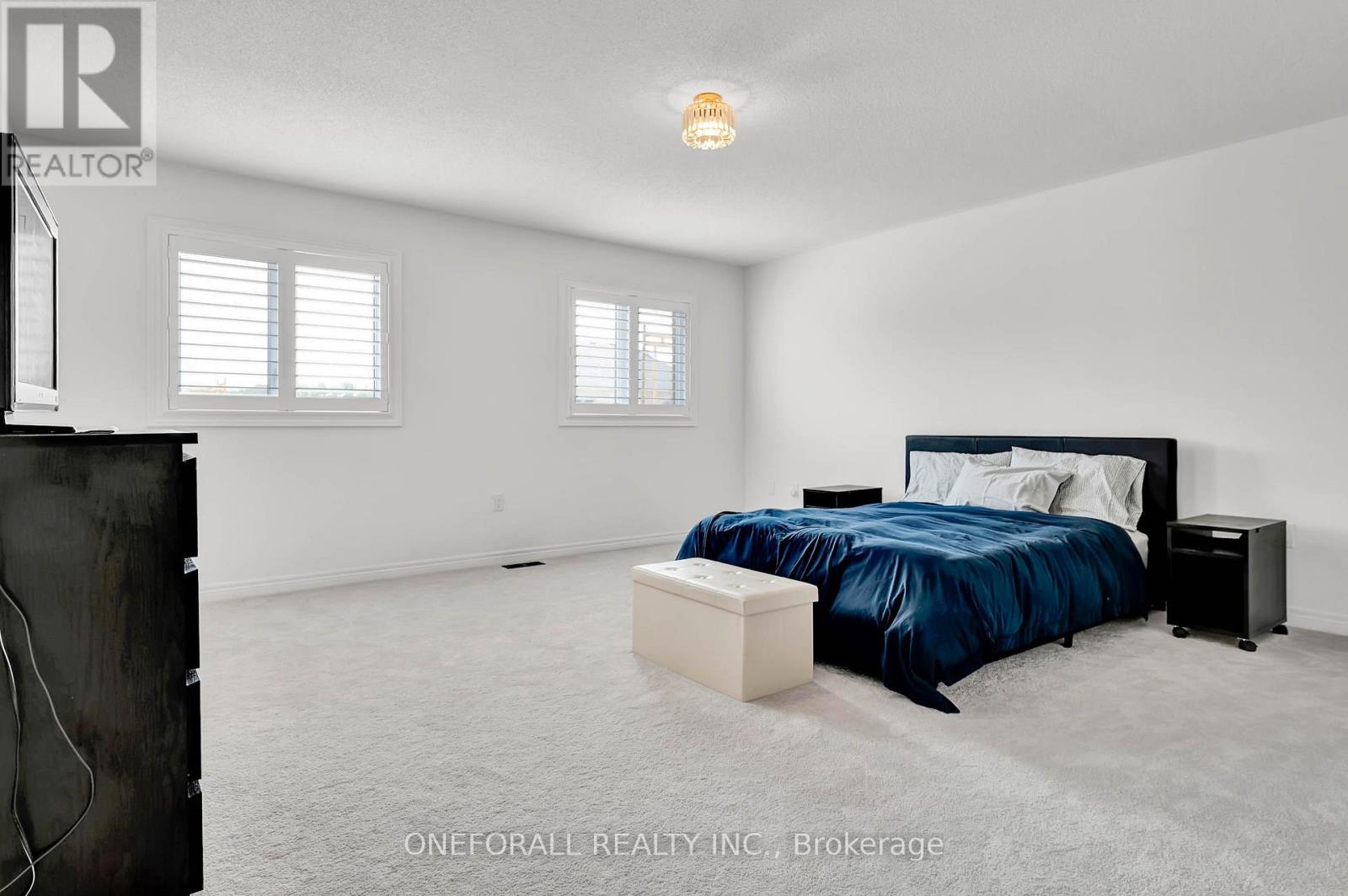 Photo 19 of 68 Wakefield Boulevard, Essa ON