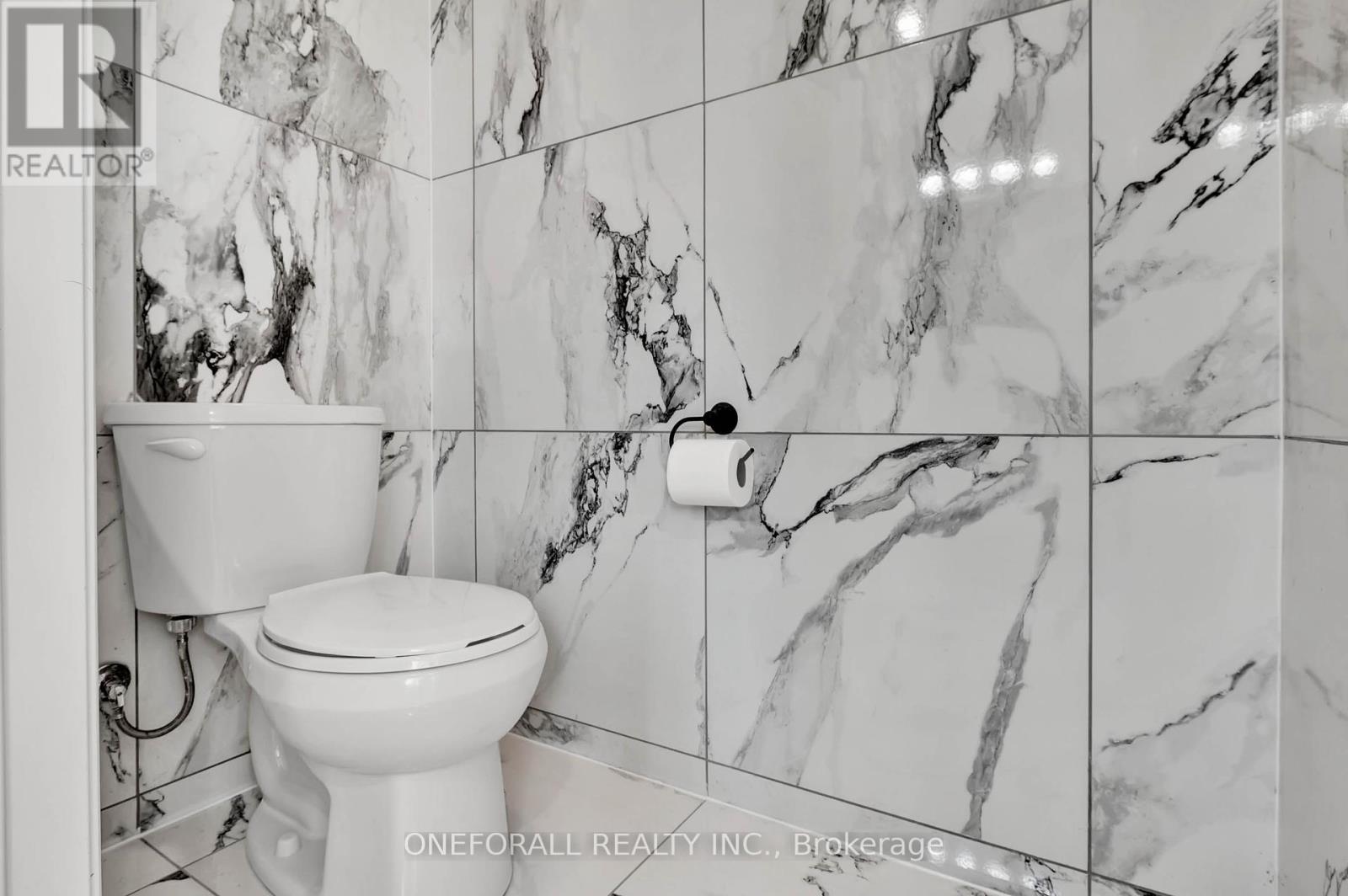 Photo 22 of 68 Wakefield Boulevard, Essa ON