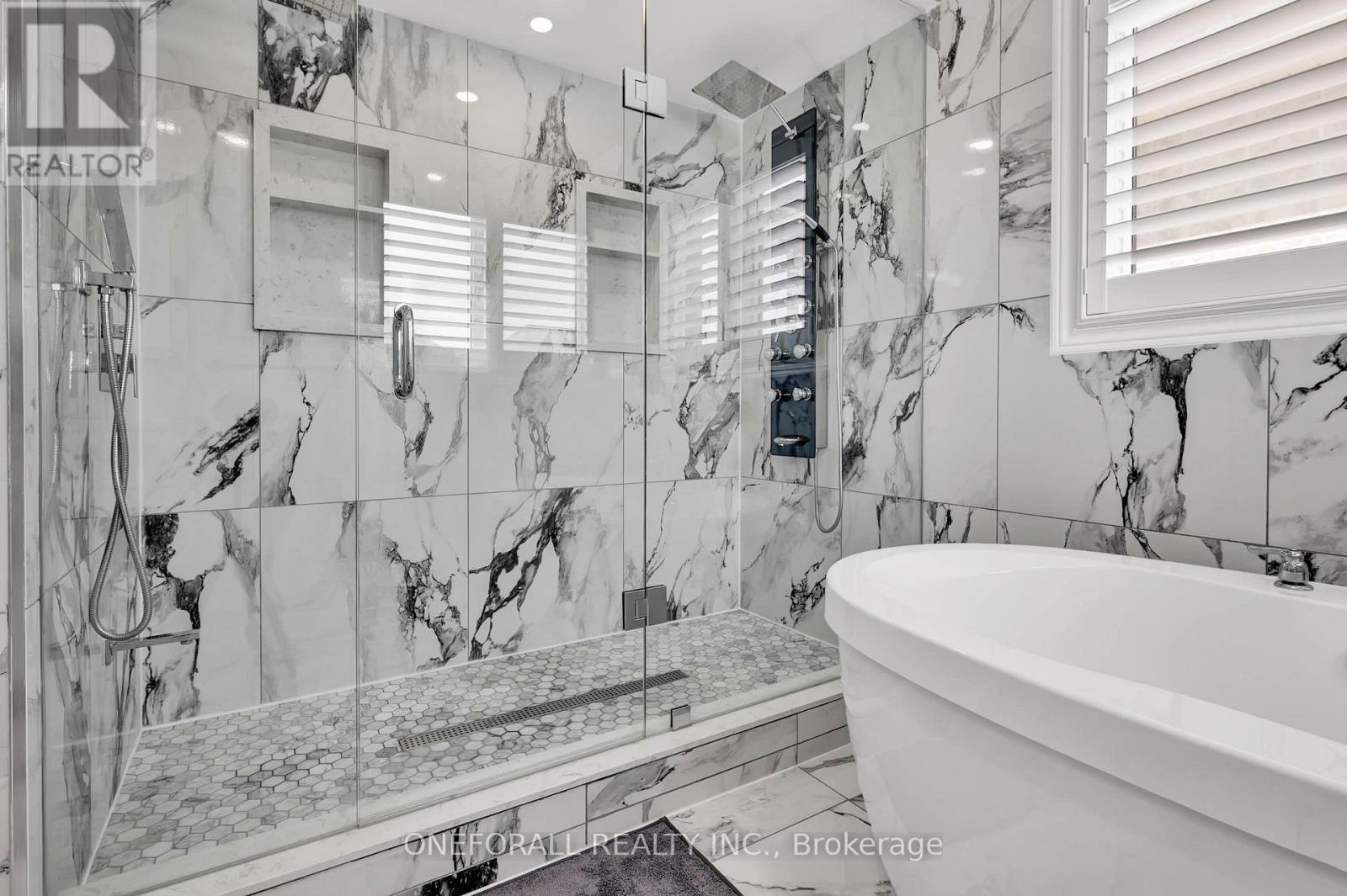 Photo 23 of 68 Wakefield Boulevard, Essa ON