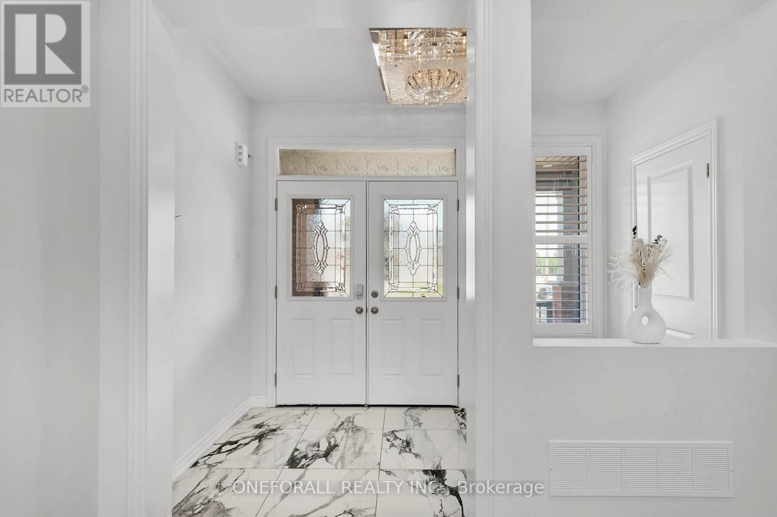 Photo 4 of 68 Wakefield Boulevard, Essa ON