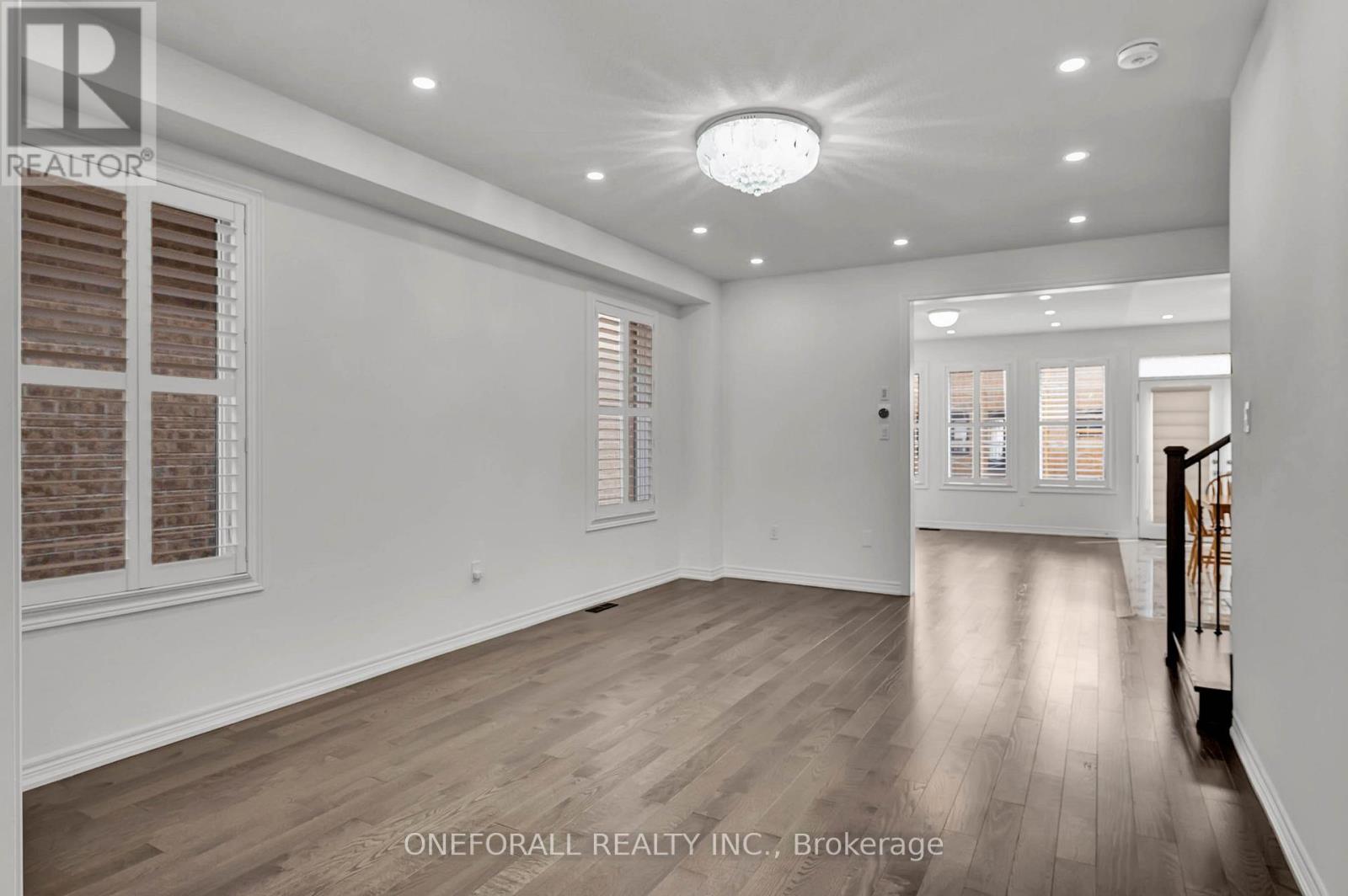 Photo 6 of 68 Wakefield Boulevard, Essa ON