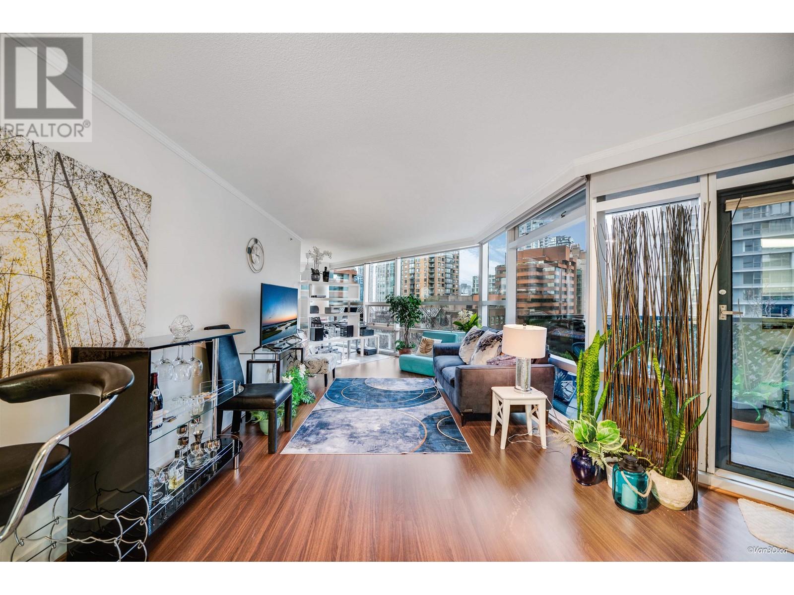 Photo 10 of 701 1050 Burrard Street, Vancouver BC