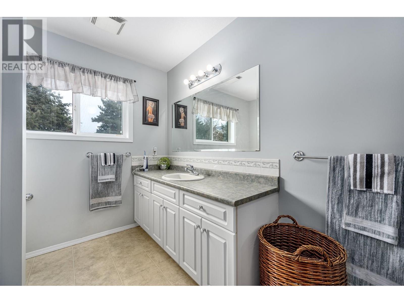 5976 VLA Road, Chase