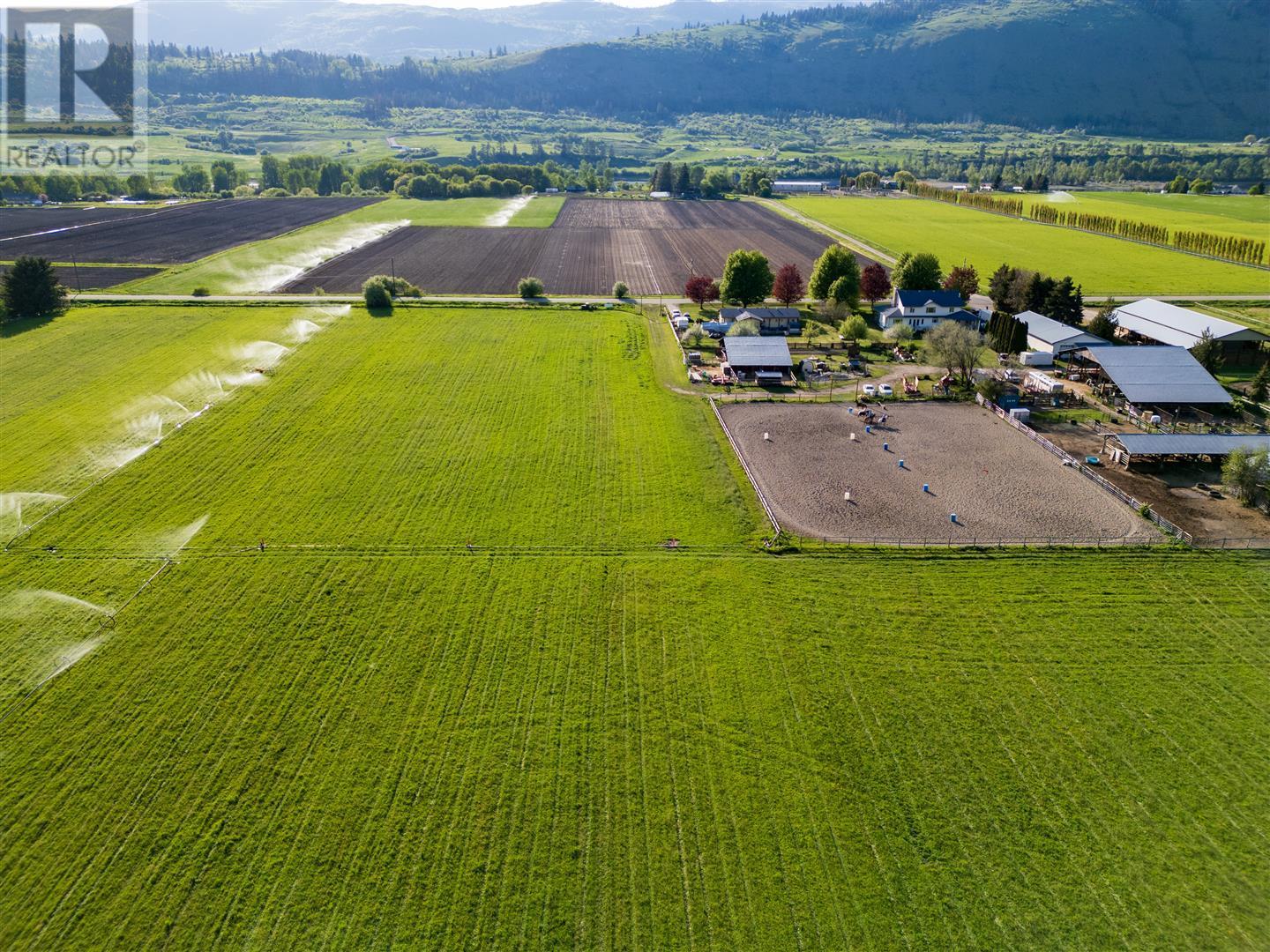 5976 VLA Road, Chase