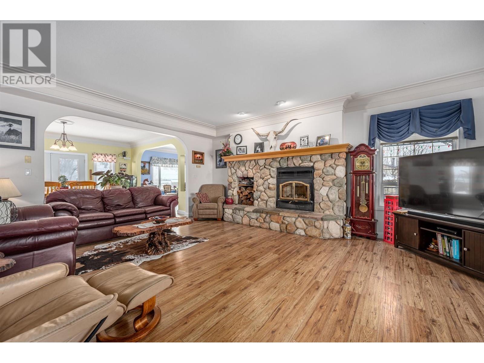 5976 VLA Road, Chase