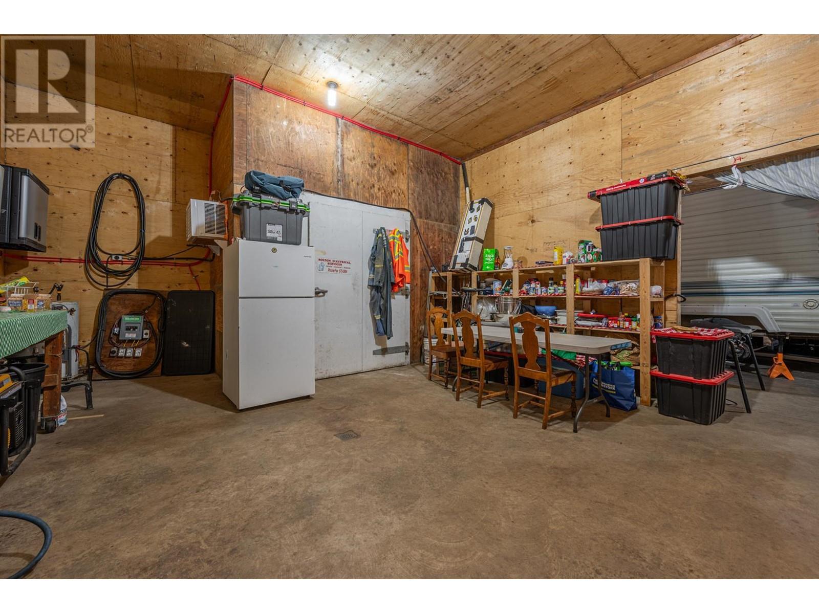 5976 VLA Road, Chase