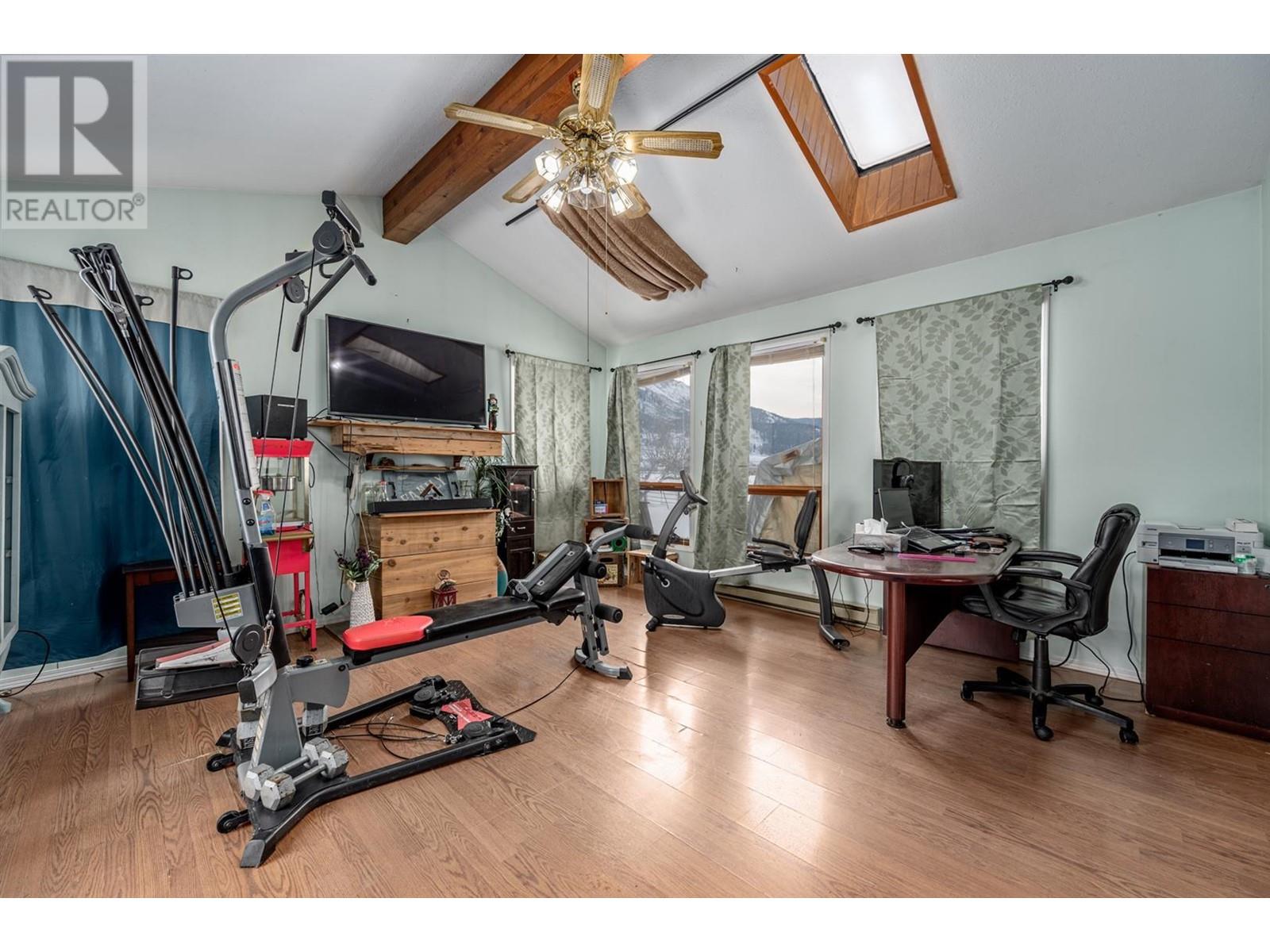 5976 VLA Road, Chase