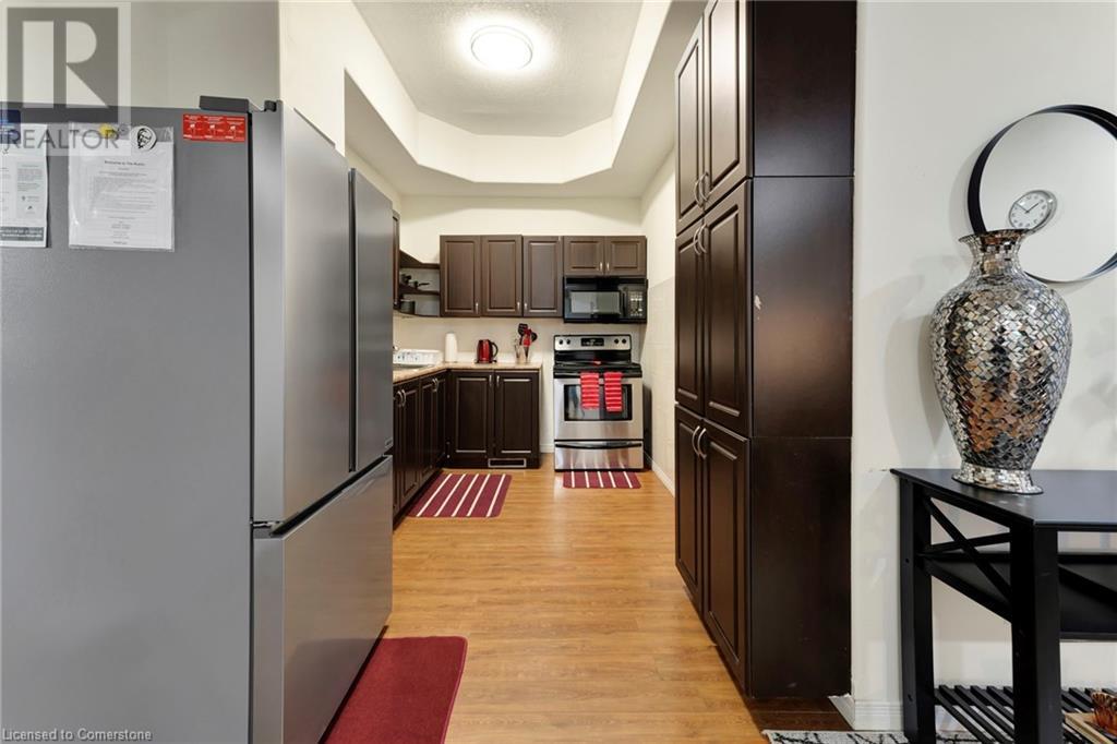 Photo 11 of 23 Palace Street, Brantford ON