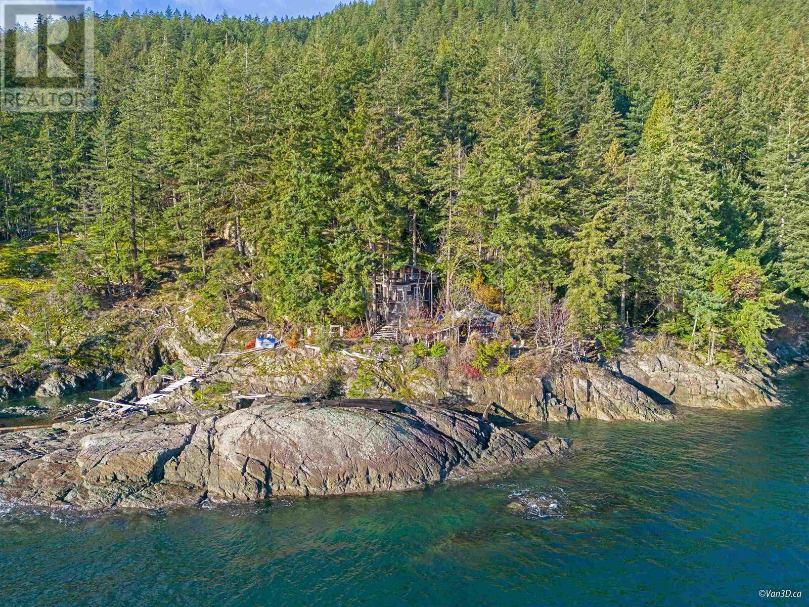 381 WATERFRONT, Bowen Island