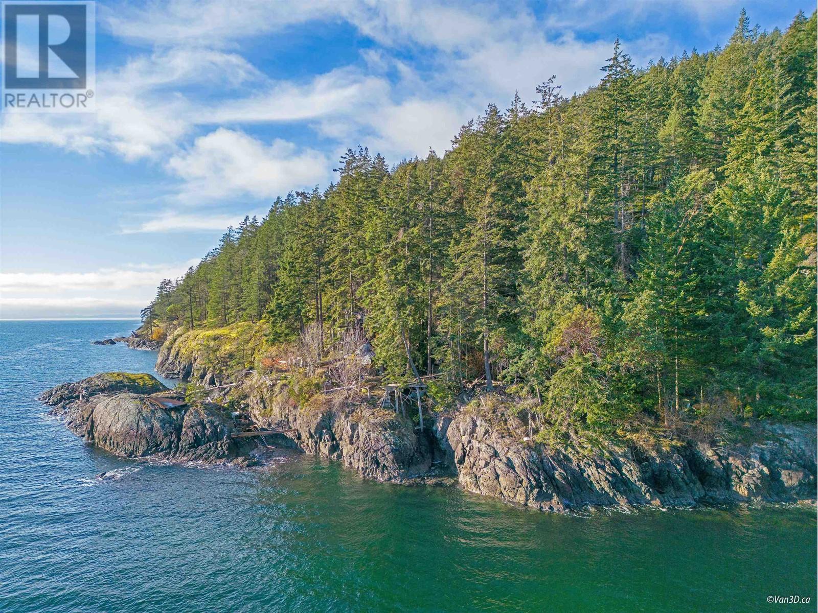 381 WATERFRONT, Bowen Island