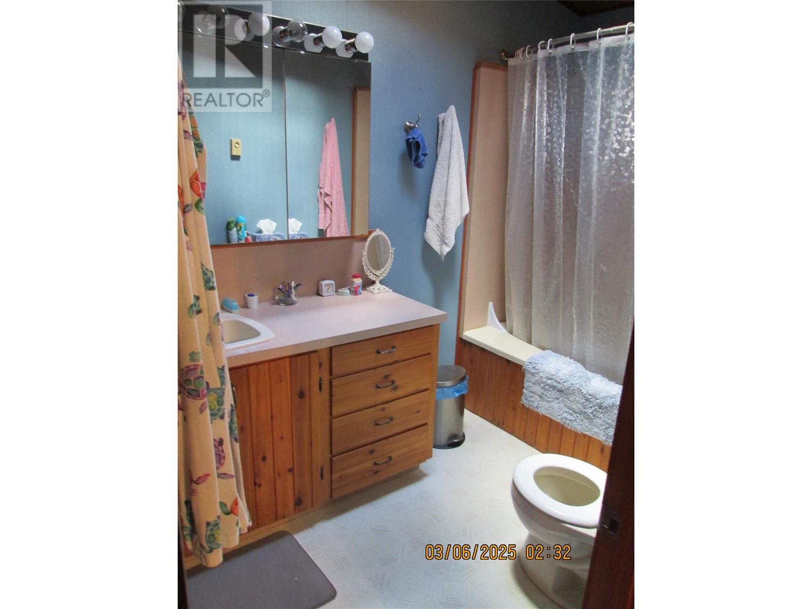 5305 Meadow Creek Crescent, Celista