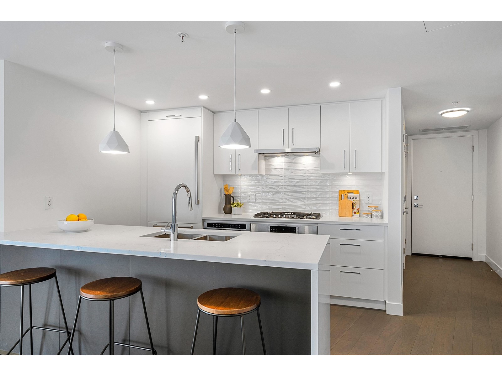 1108 1588 JOHNSTON ROAD, White Rock real estate listing R2974858
