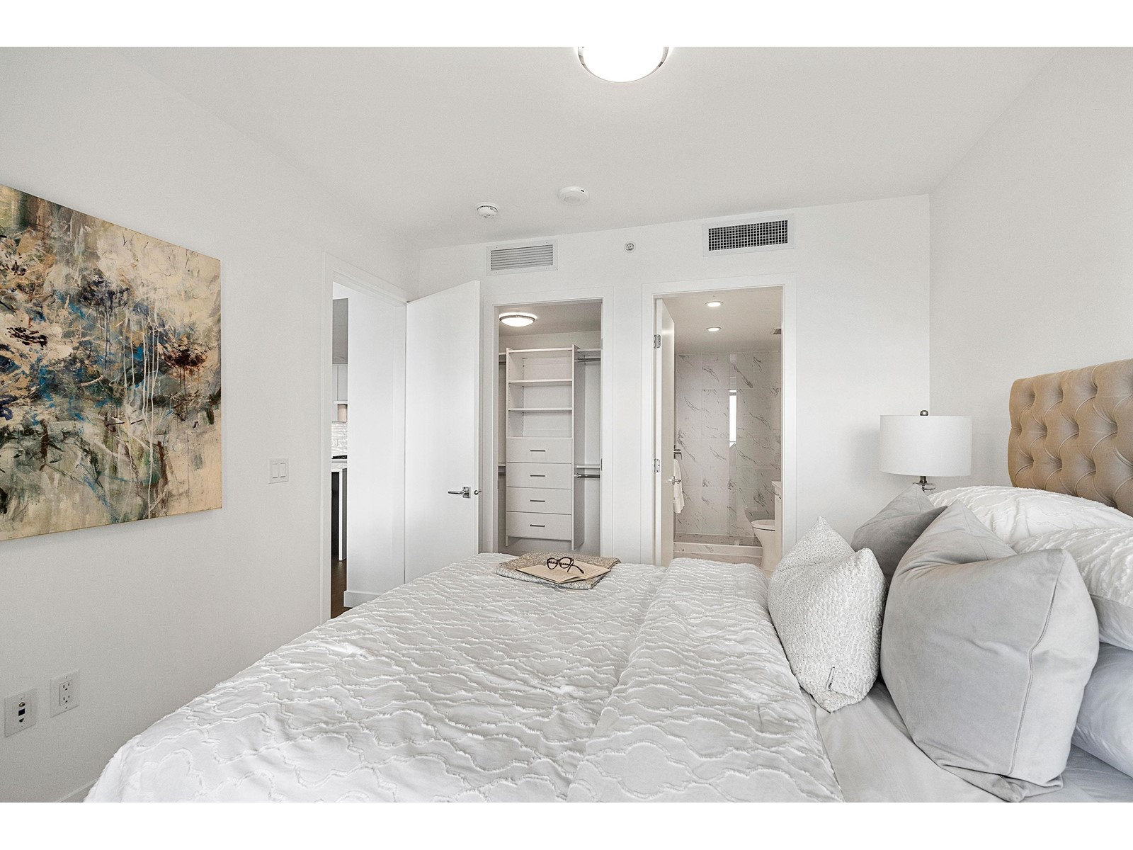 1108 1588 JOHNSTON ROAD, White Rock real estate listing R2974858