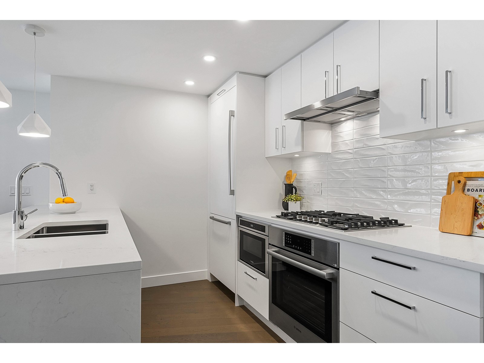 1108 1588 JOHNSTON ROAD, White Rock real estate listing R2974858