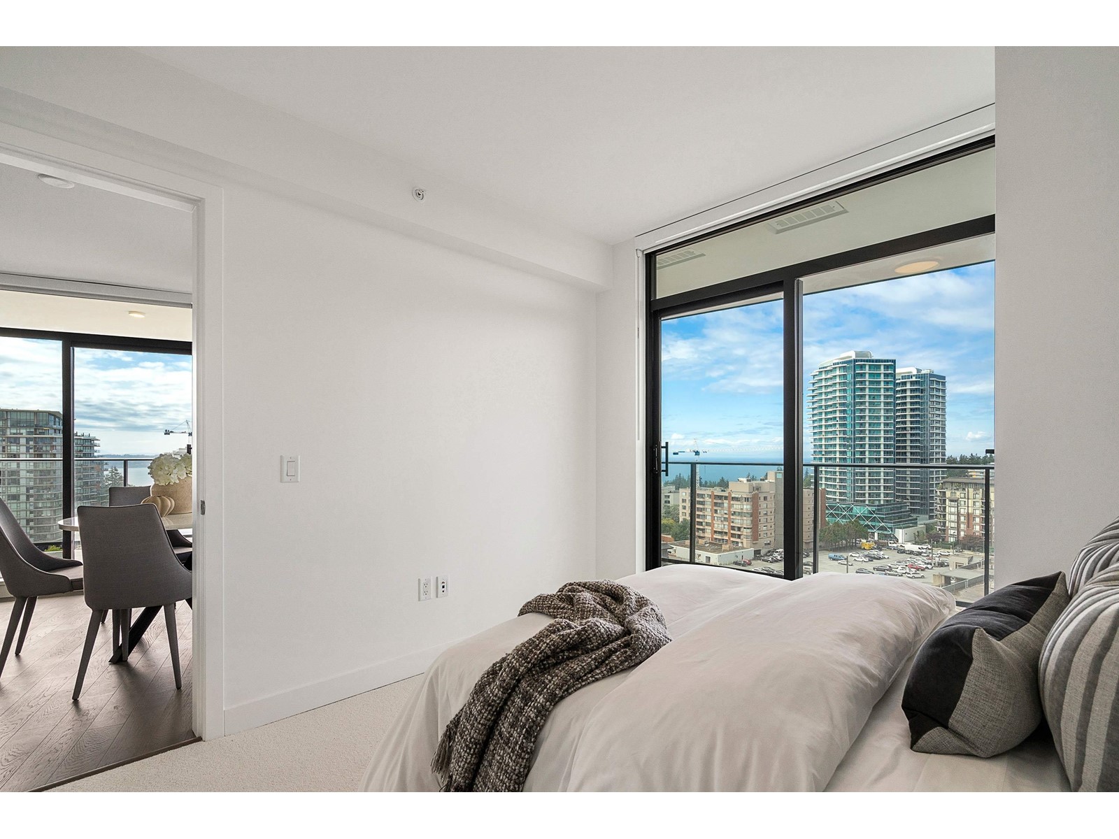 1108 1588 JOHNSTON ROAD, White Rock real estate listing R2974858