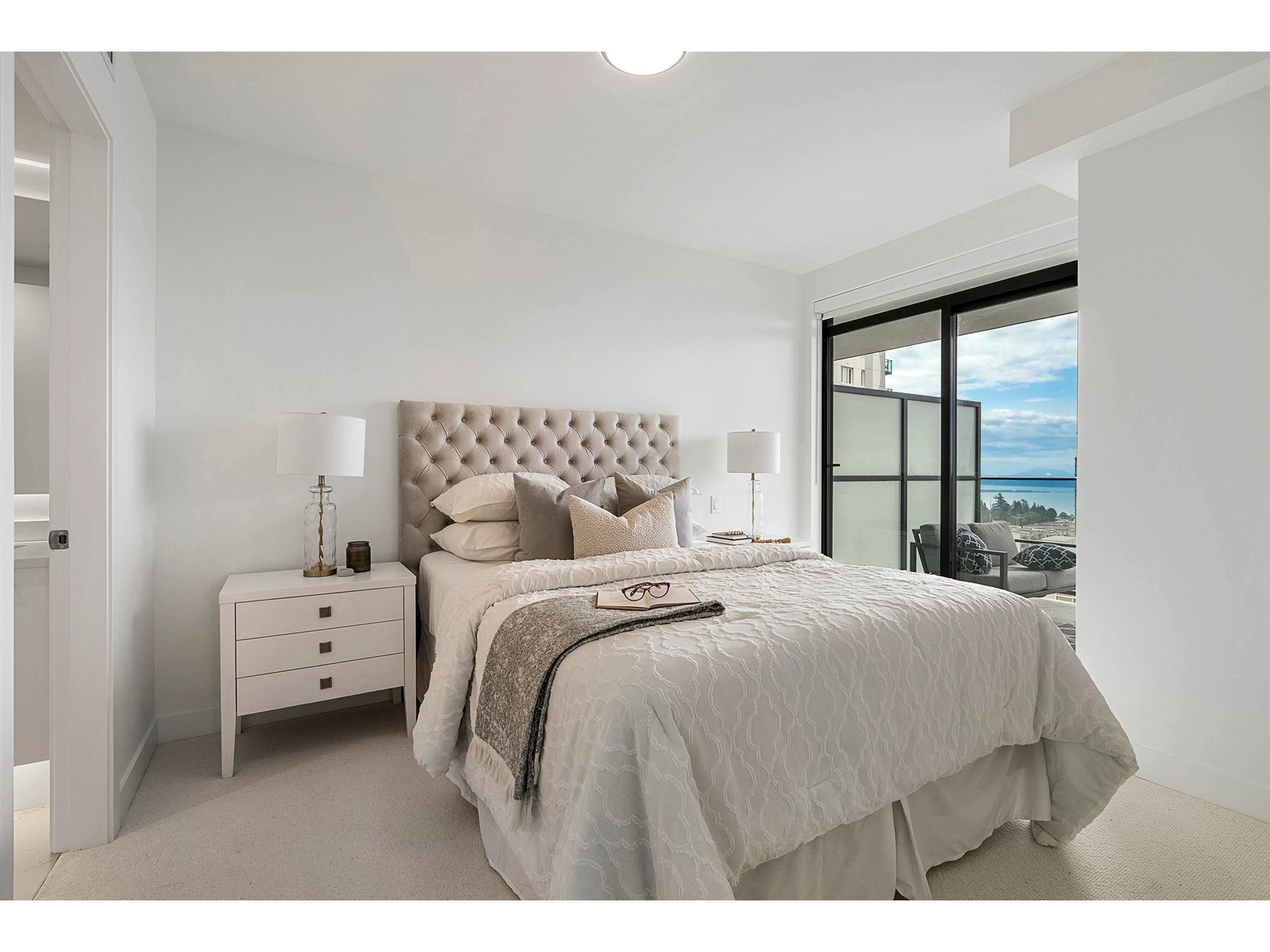 1108 1588 JOHNSTON ROAD, White Rock real estate listing R2974858