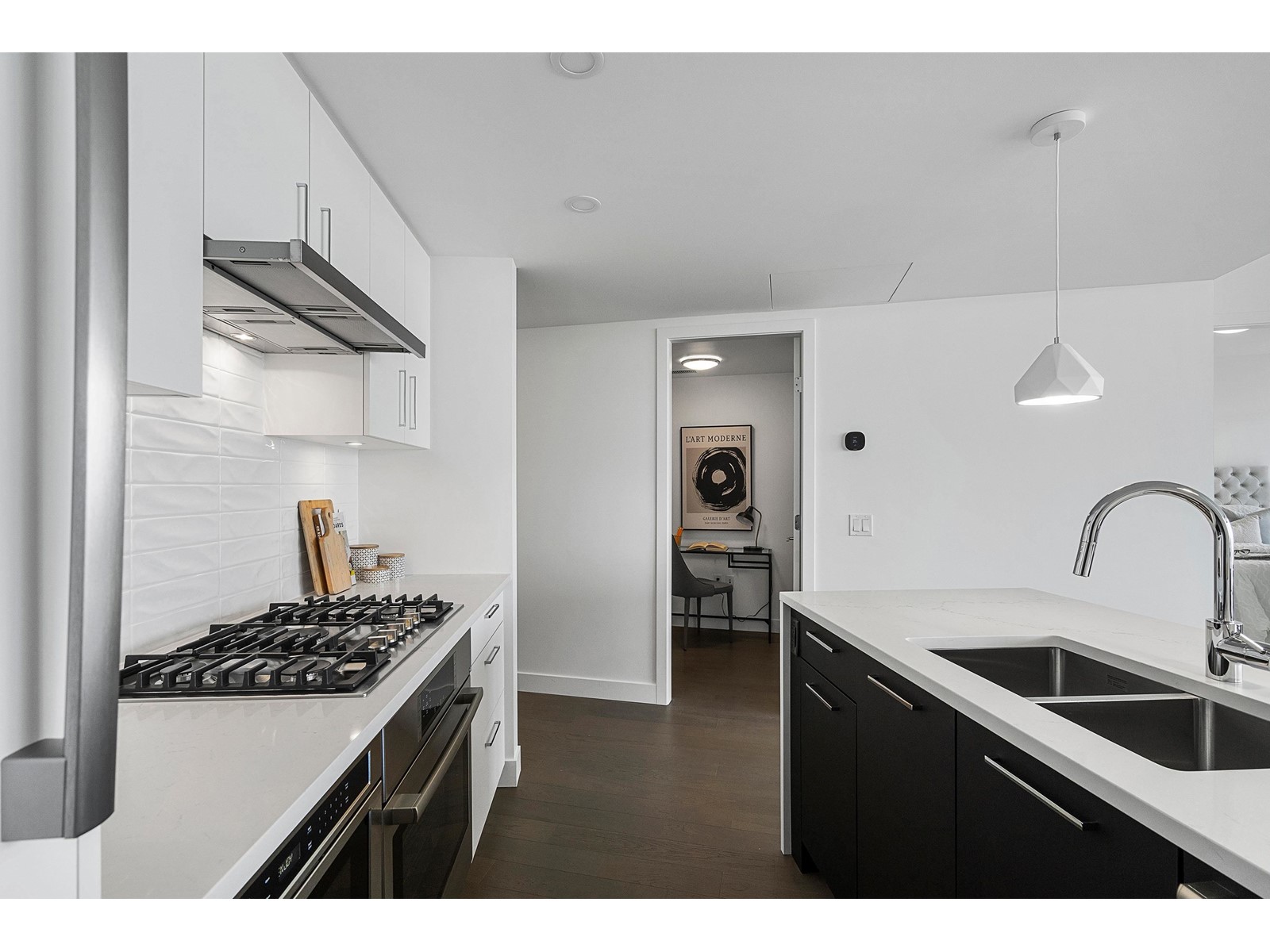 1108 1588 JOHNSTON ROAD, White Rock real estate listing R2974858