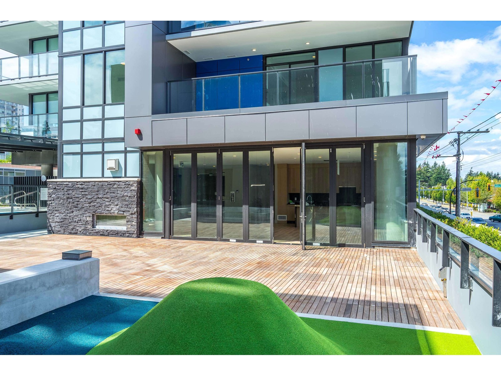 1108 1588 JOHNSTON ROAD, White Rock real estate listing R2974858