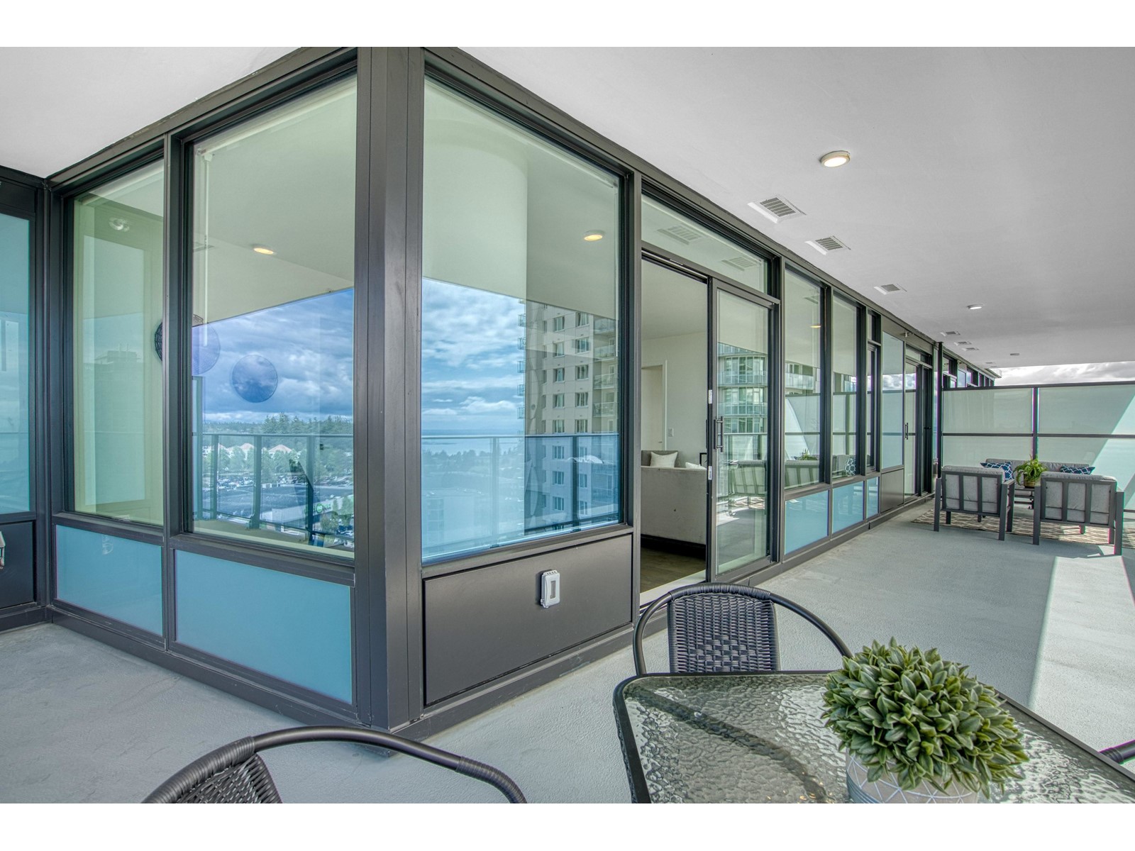 1108 1588 JOHNSTON ROAD, White Rock real estate listing R2974858