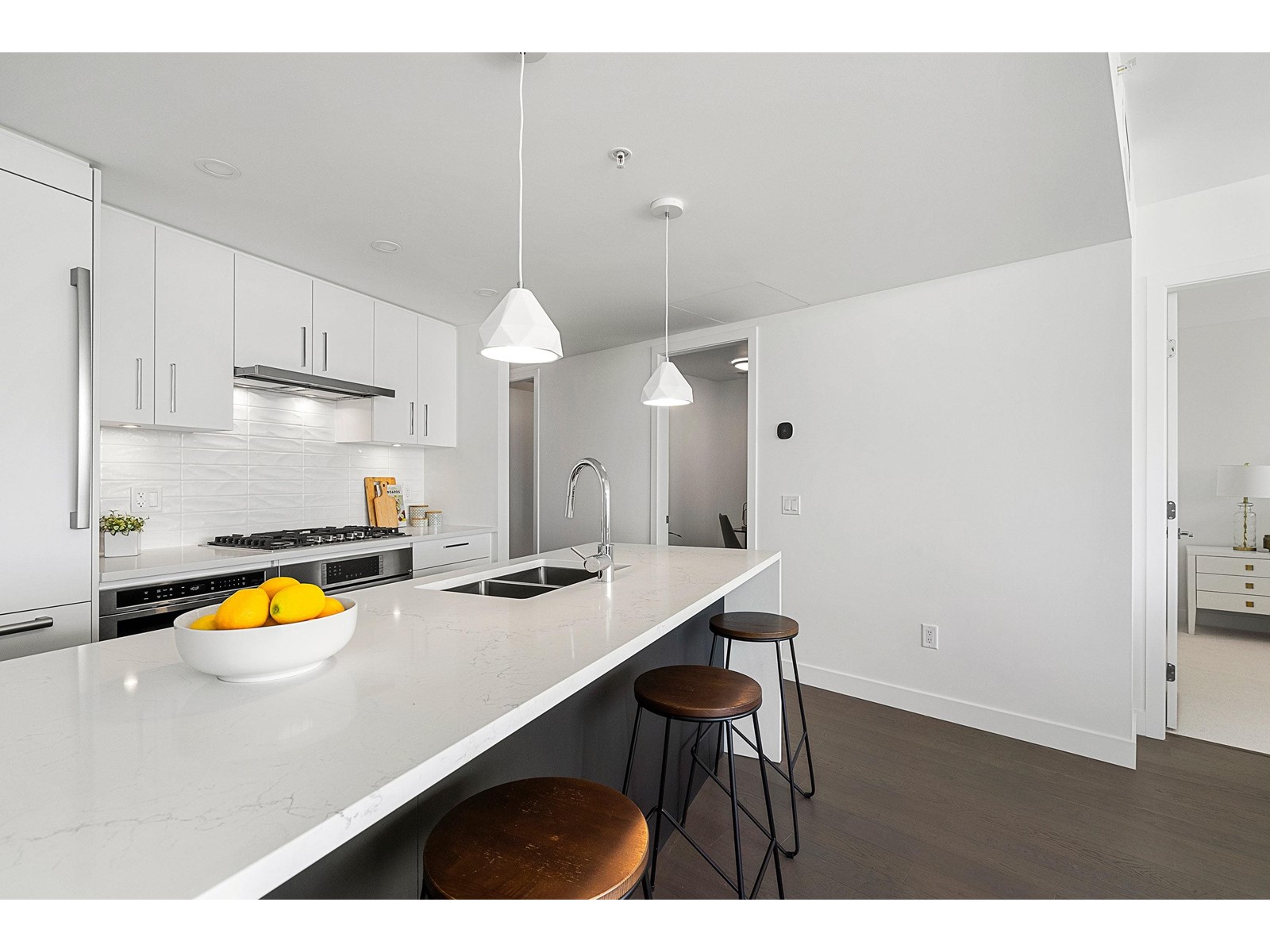1108 1588 JOHNSTON ROAD, White Rock real estate listing R2974858