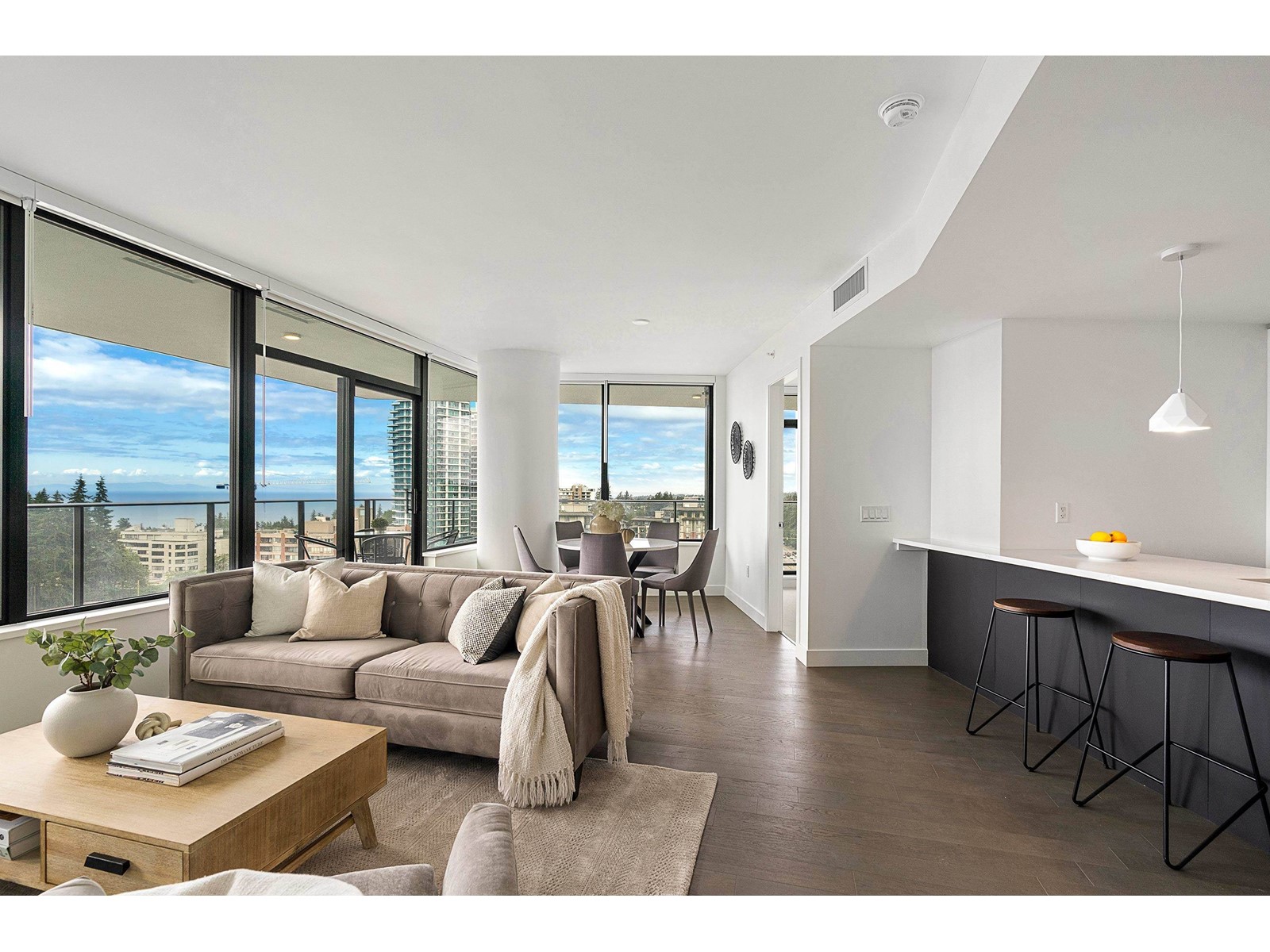 1108 1588 JOHNSTON ROAD, White Rock