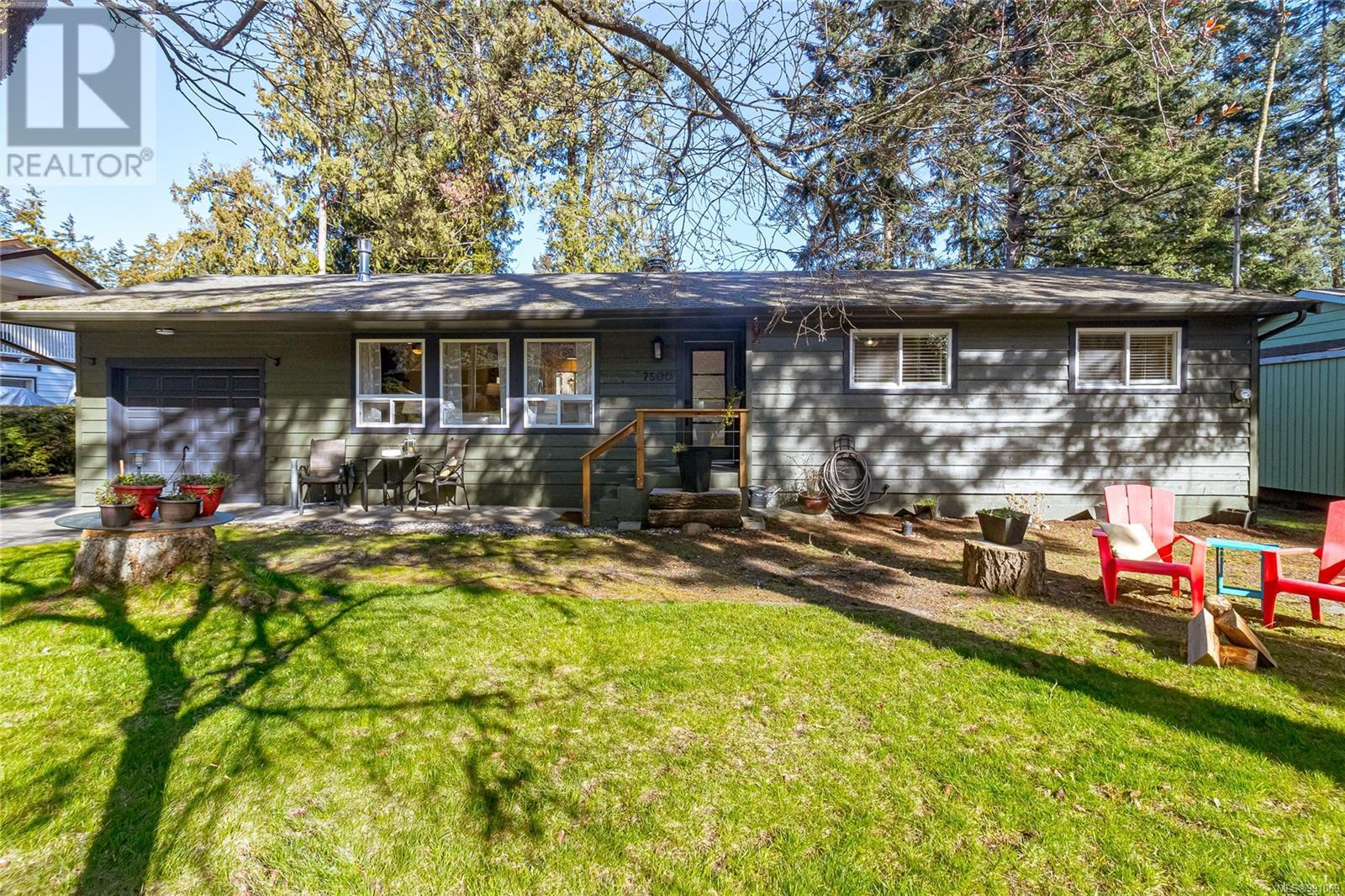 7500 Forest Turn Rd, Lantzville