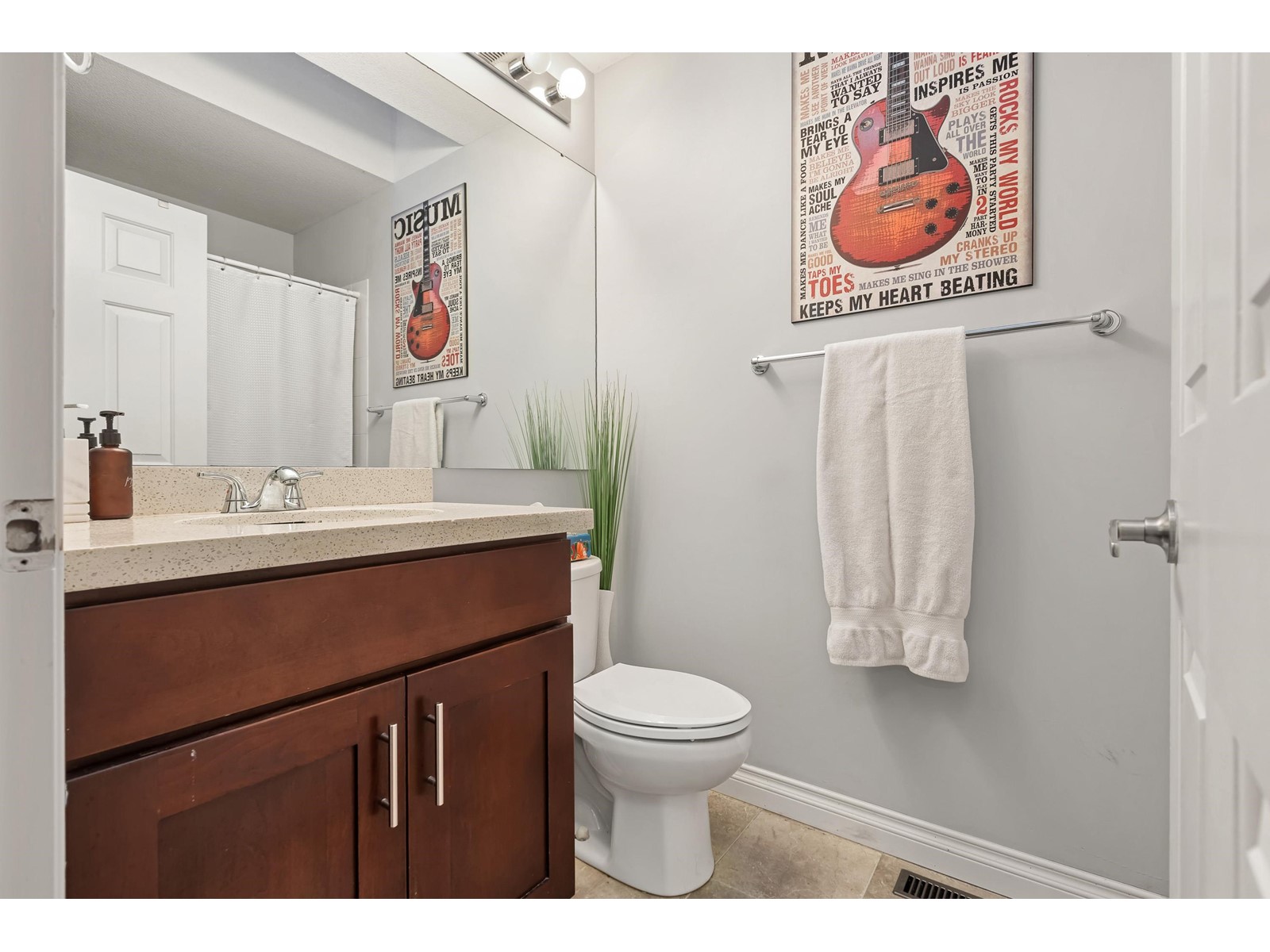 1530 CORY ROAD, White Rock real estate listing R2974728